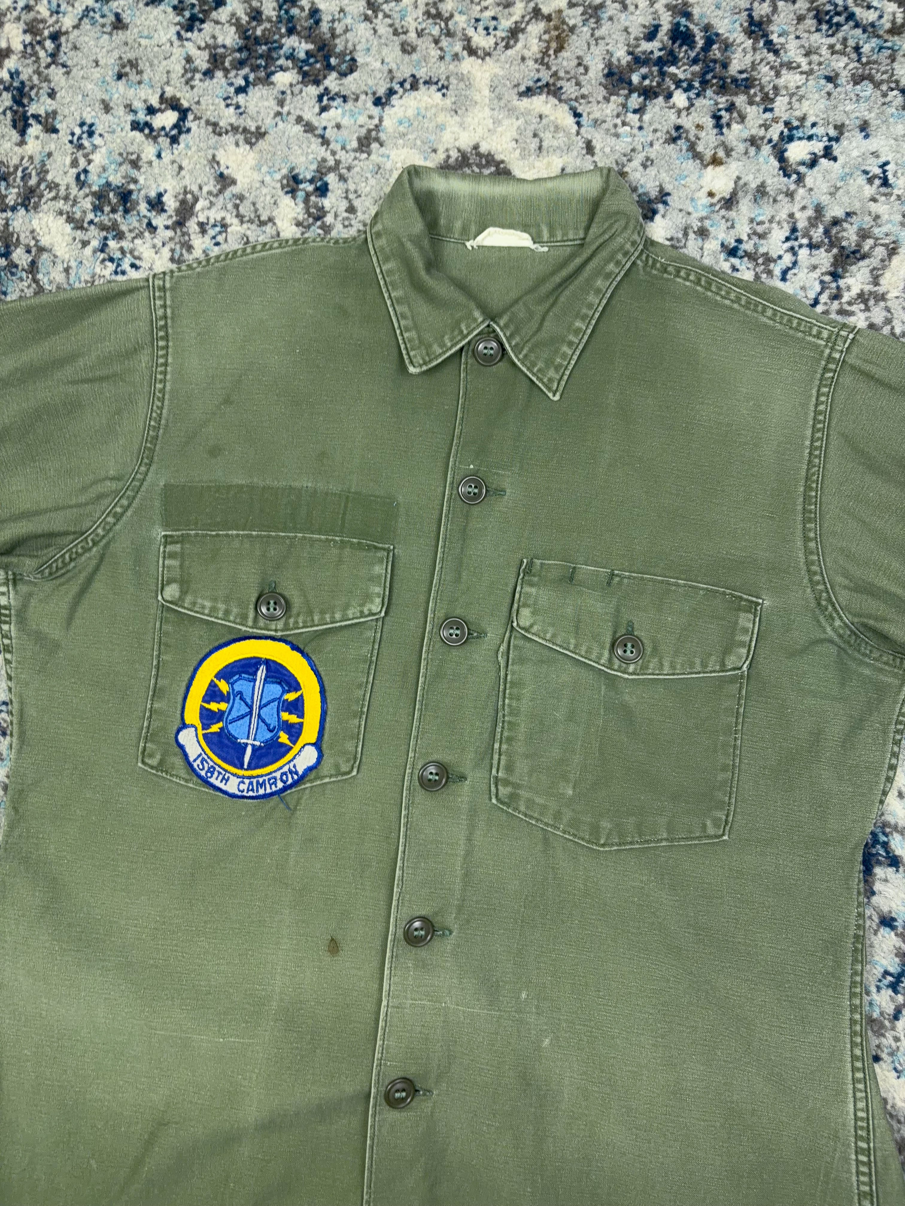 Vintage 60s/70s U.S. Airforce OG-107 Tactical Air Command Fatigue Button Up Shirt Size Large