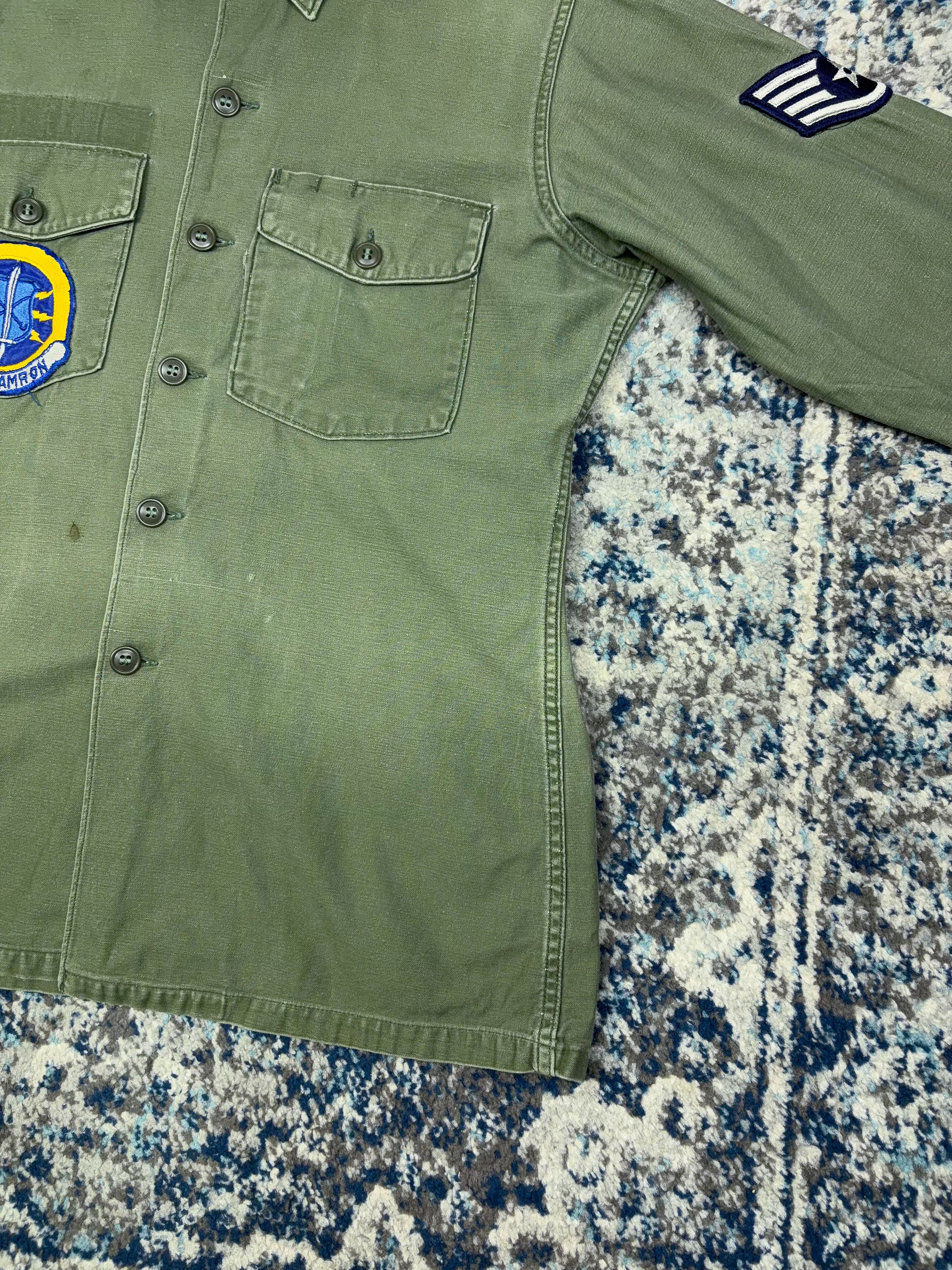 Vintage 60s/70s U.S. Airforce OG-107 Tactical Air Command Fatigue Button Up Shirt Size Large