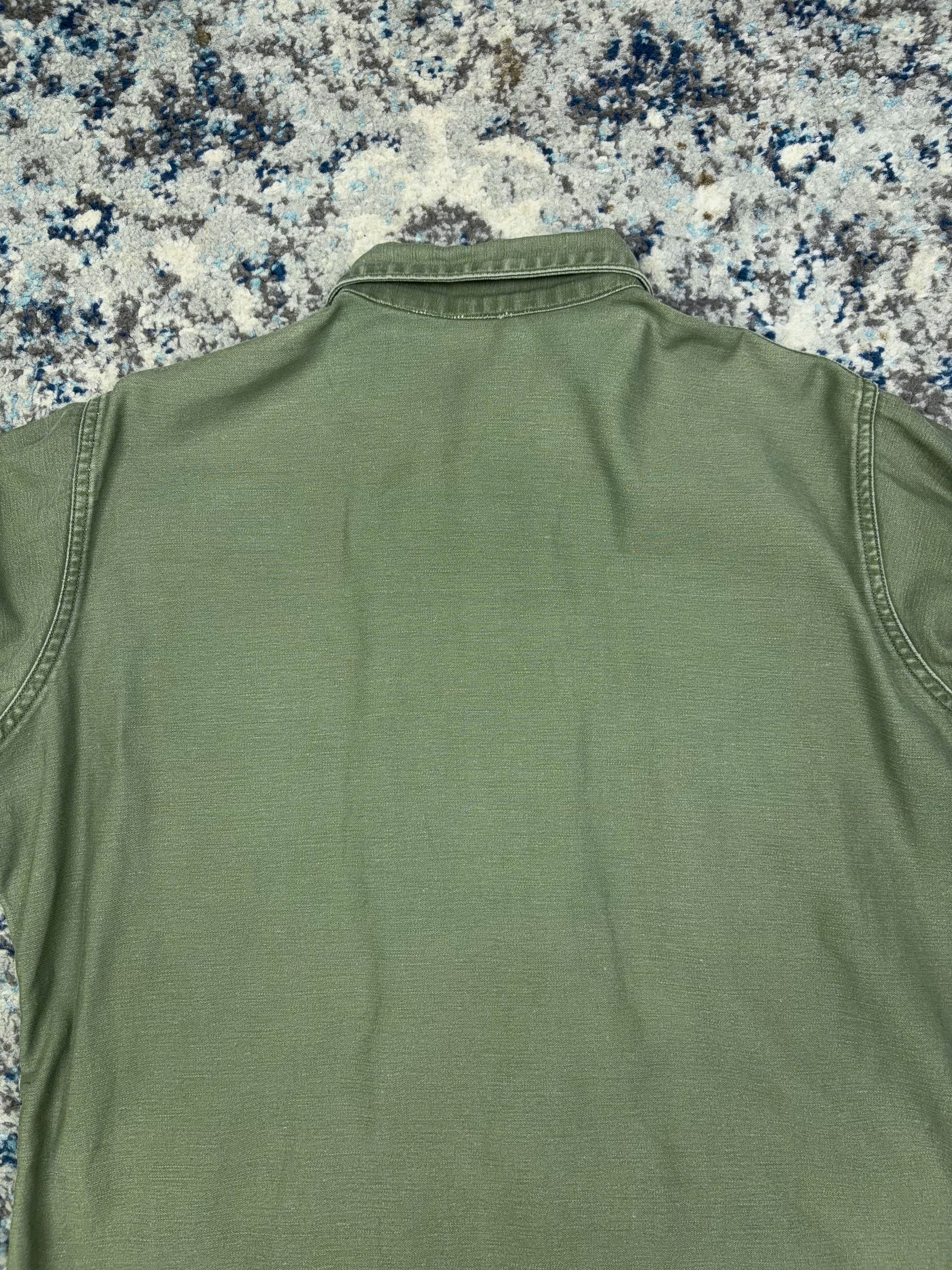 Vintage 60s/70s U.S. Airforce OG-107 Tactical Air Command Fatigue Button Up Shirt Size Large