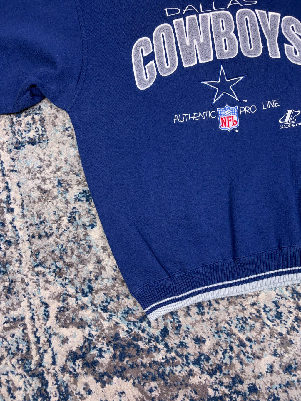 Vintage Dallas Cowboys NFL Embroidered Spellout Crewneck Sweatshirt Size Medium