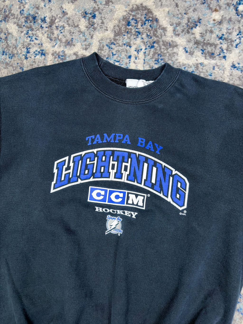 Vintage Tampa Bay Lightning NHL CCM Arc Spellout Crewneck Sweatshirt Size Medium
