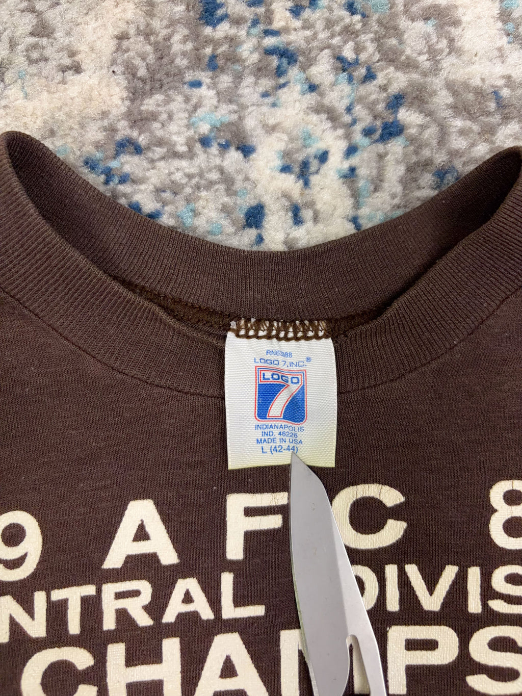 Vintage 1987 Cleveland Browns NFL Helmet Graphic Spellout T-Shirt Size Large