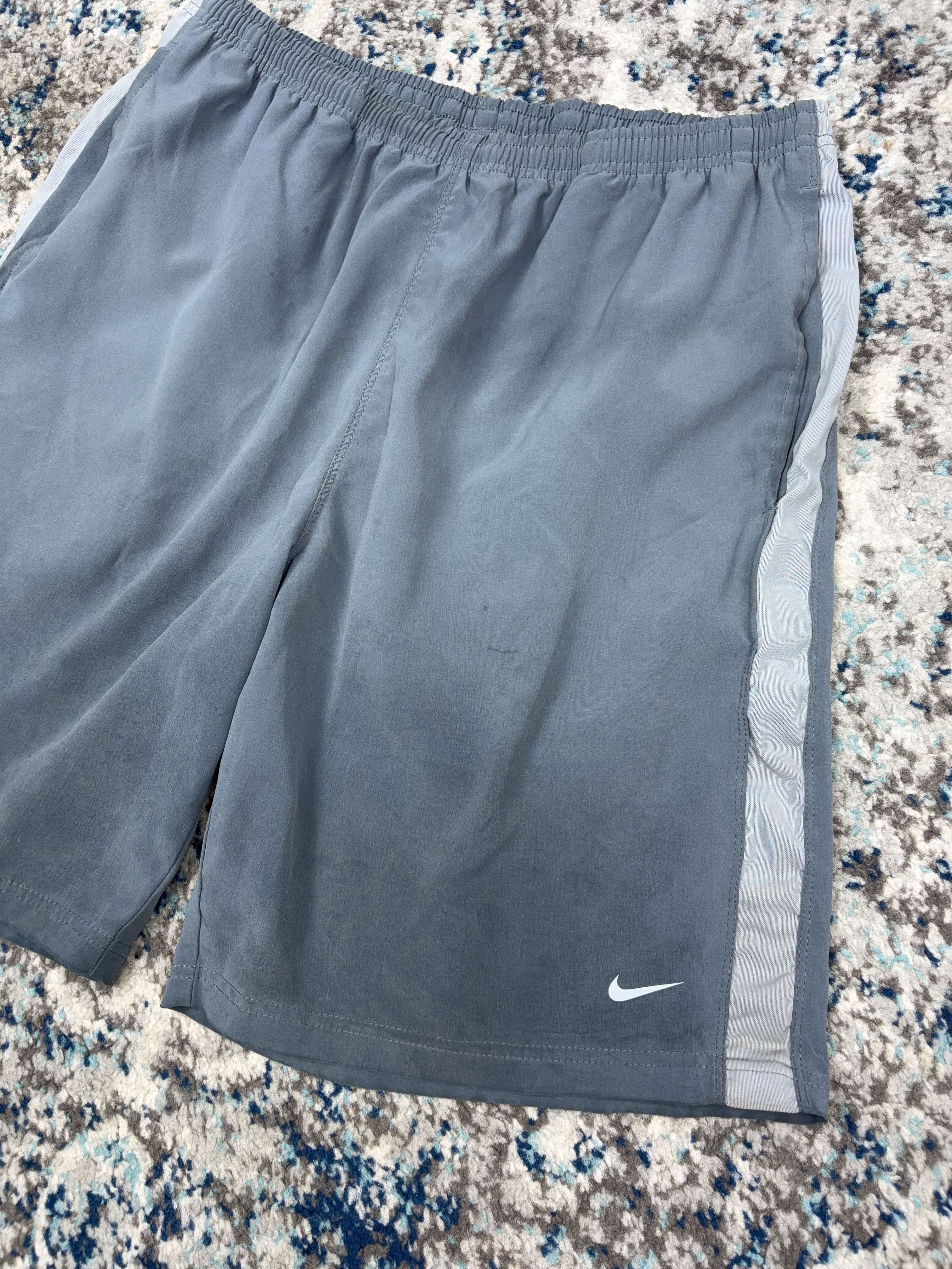Vintage Nike Mini Swoosh Striped Lightweight Shorts Size Medium