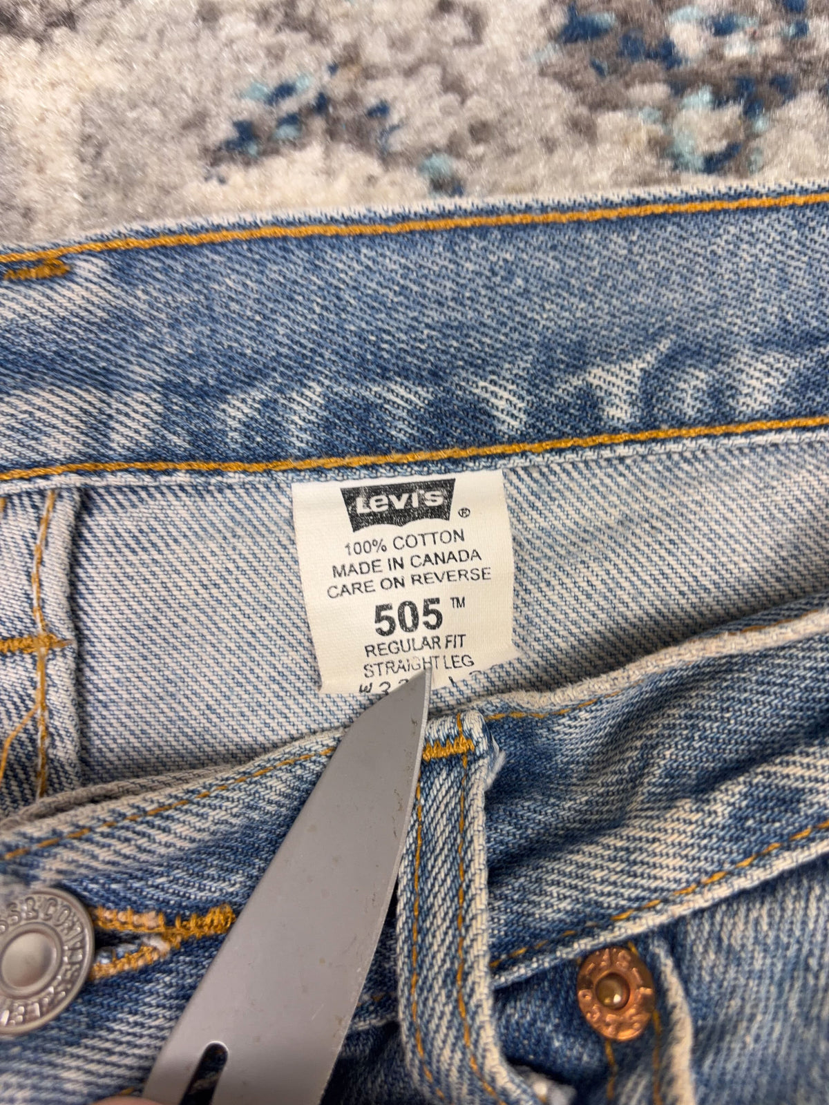 Vintage Levis 505 Red Tab Medium Wash Distressed Denim Pants Size 33
