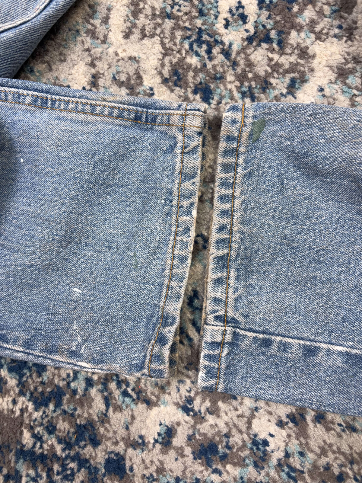 Vintage Levis 505 Red Tab Medium Wash Distressed Denim Pants Size 33