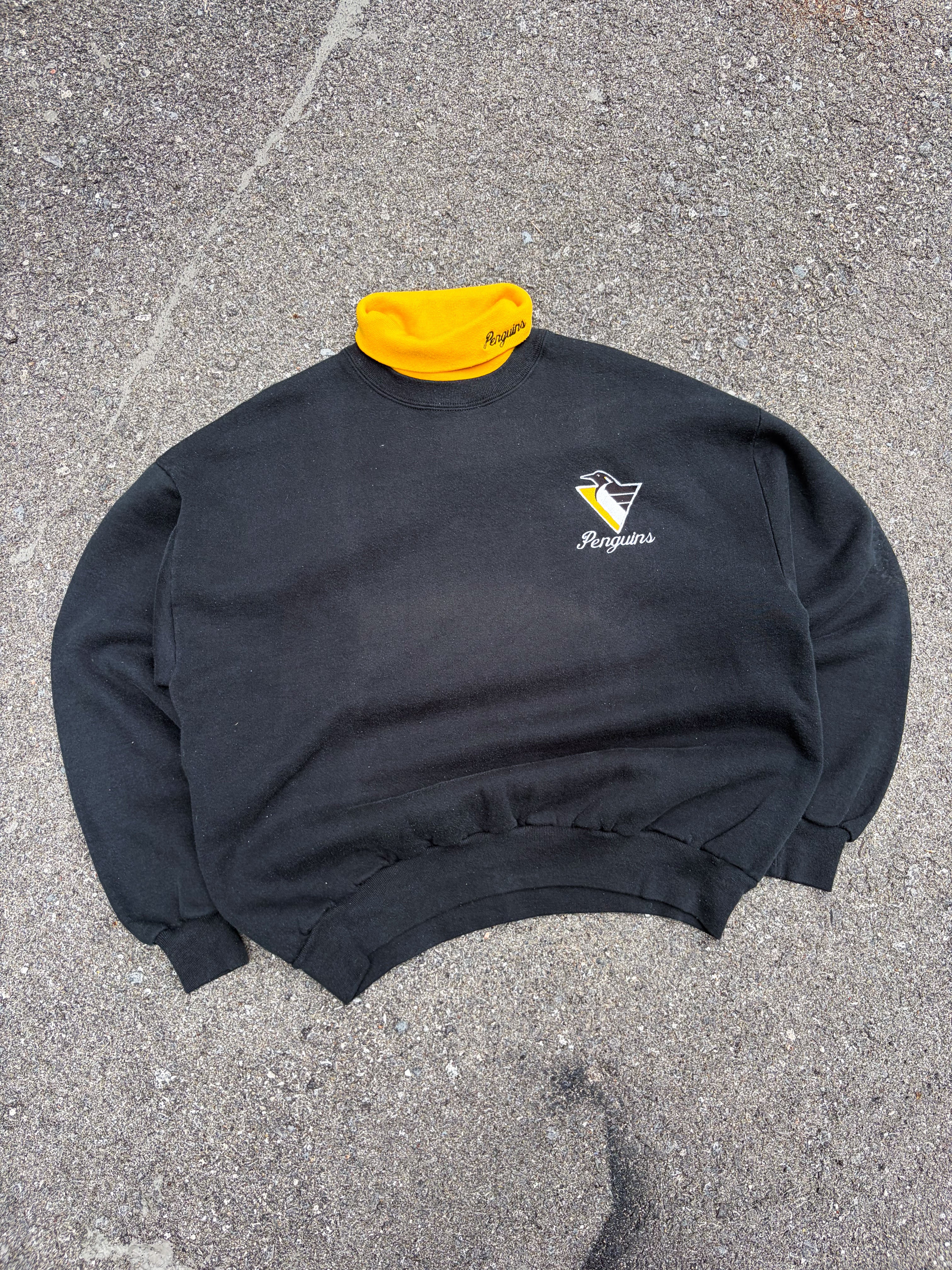 Vintage 90s Pittsburgh Penguins NHL Embroidered Logo Spellout Turtleneck Sweatshirt Size XL