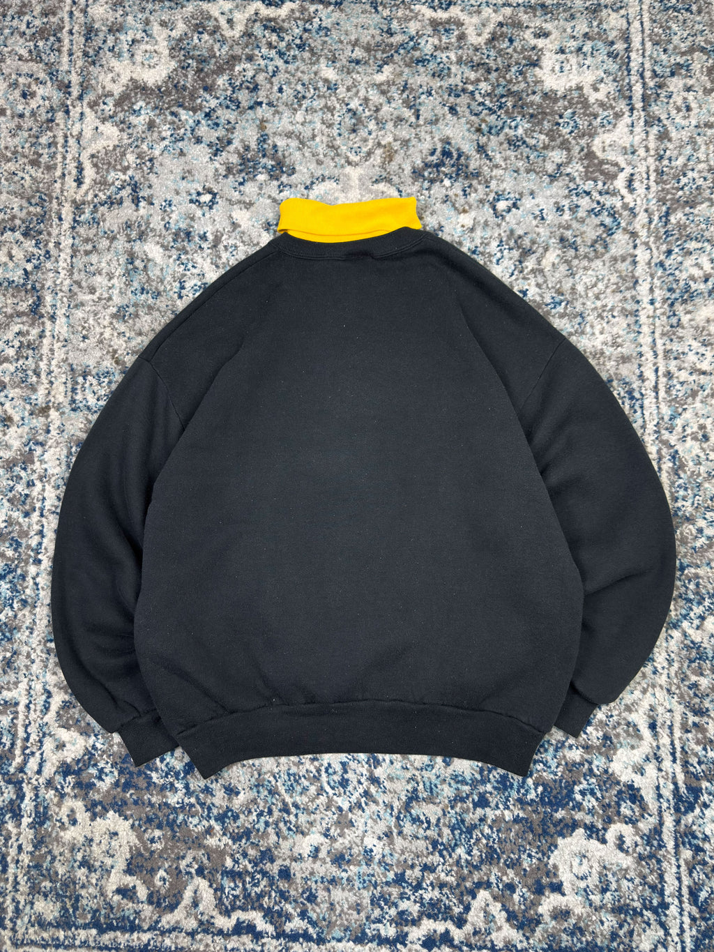 Vintage 90s Pittsburgh Penguins NHL Embroidered Logo Spellout Turtleneck Sweatshirt Size XL
