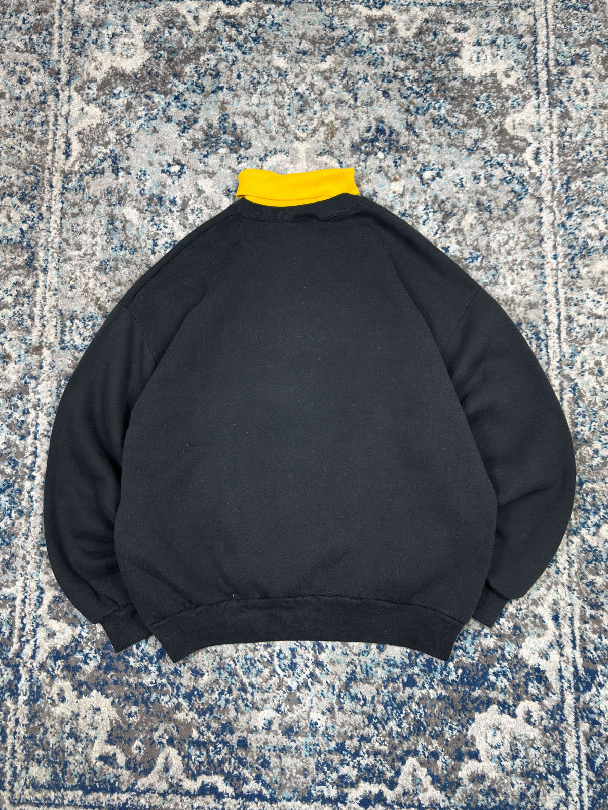 Vintage 90s Pittsburgh Penguins NHL Embroidered Logo Spellout Turtleneck Sweatshirt Size XL