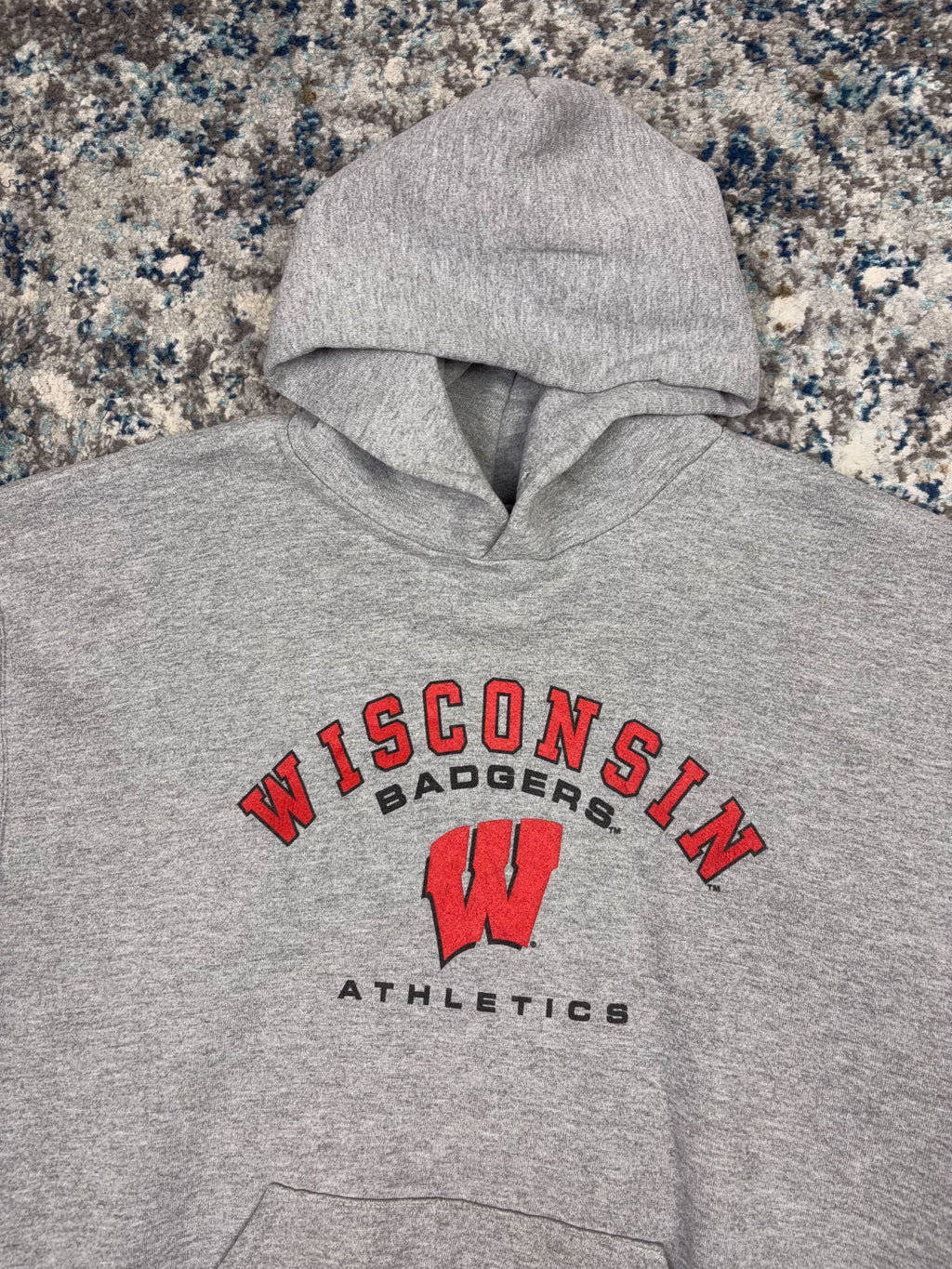 Vintage Wisconsin Badgers NCAA Athletics Spellout Graphic Hooded Sweatshirt Size XL