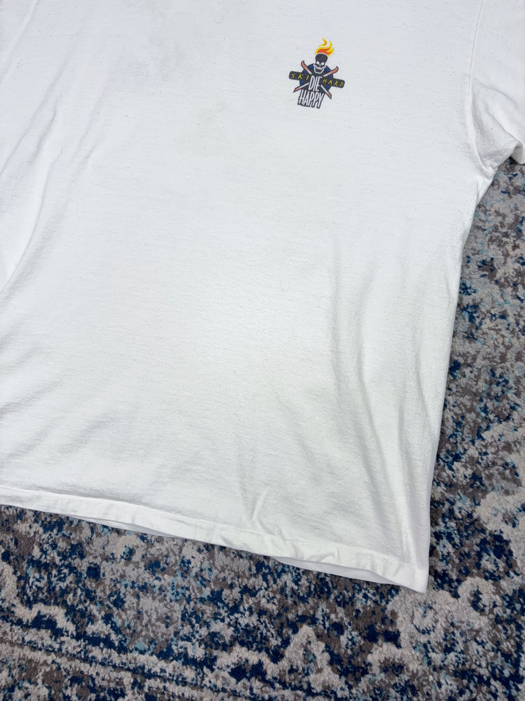 Vintage 1998 Ski Hard Die Happy Skull & Crossbones Graphic T-Shirt Size Large