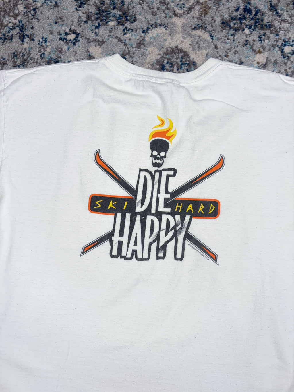Vintage 1998 Ski Hard Die Happy Skull & Crossbones Graphic T-Shirt Size Large