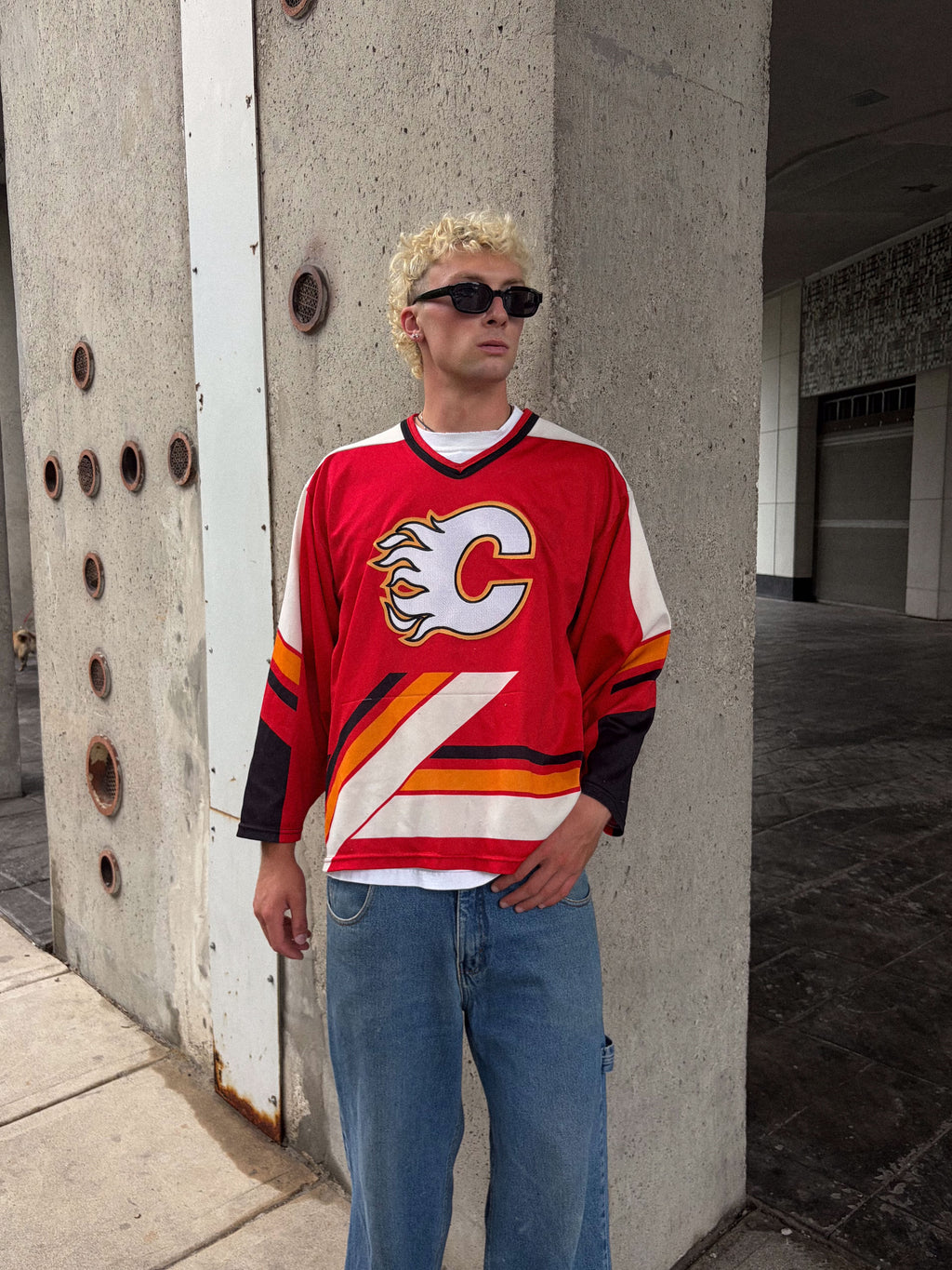 Vintage 90s Calgary Flames NHL CCM Stitched Hockey Jersey Size Large
