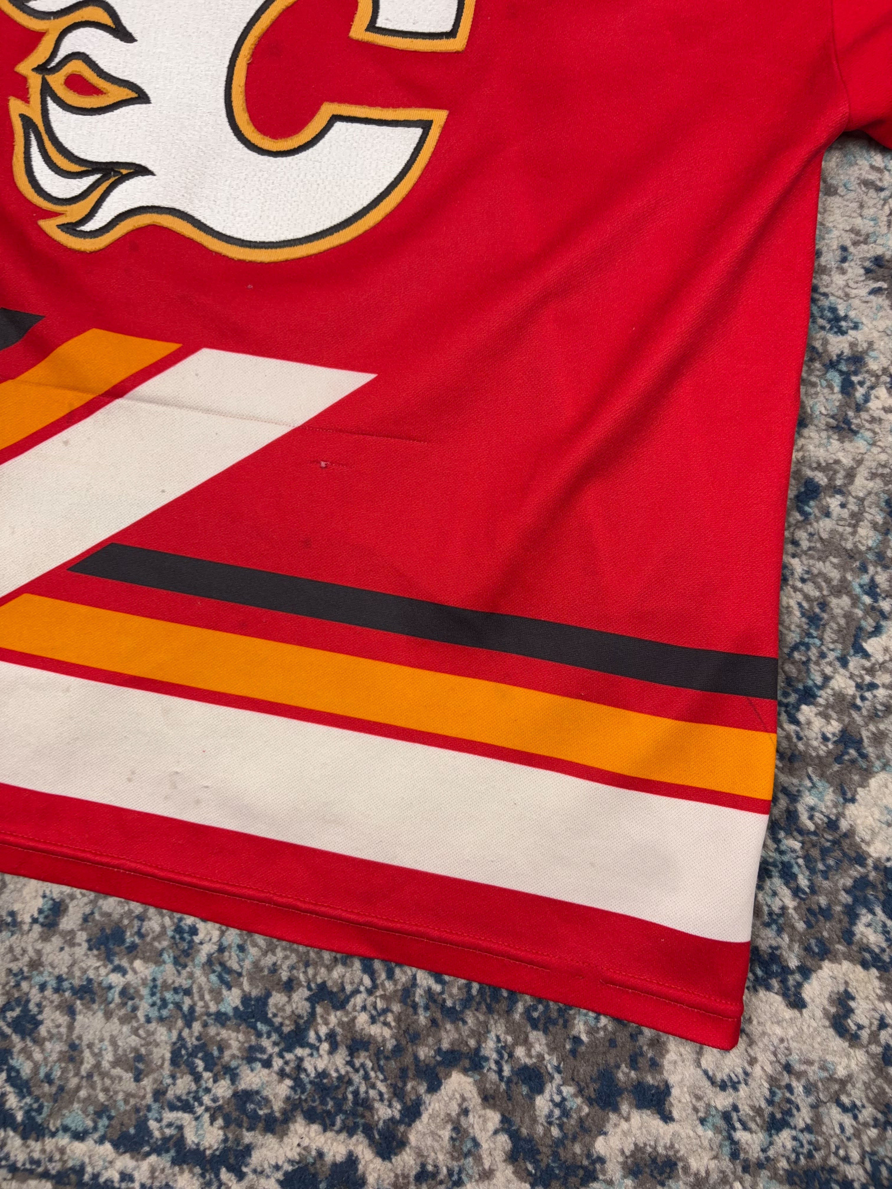 Vintage 90s Calgary Flames NHL CCM Stitched Hockey Jersey Size Large