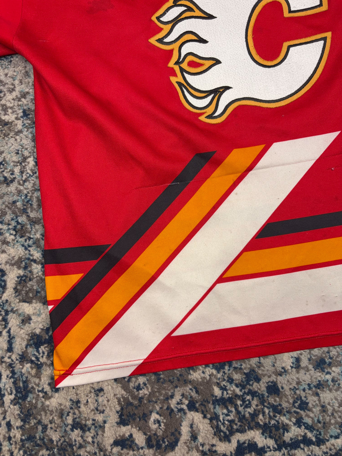 Vintage 90s Calgary Flames NHL CCM Stitched Hockey Jersey Size Large