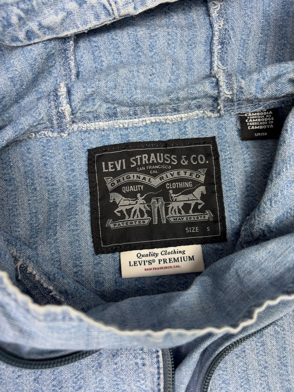 Levis Sutro Light Wash Denim 1/2 Zip Anorak Jacket Size Small