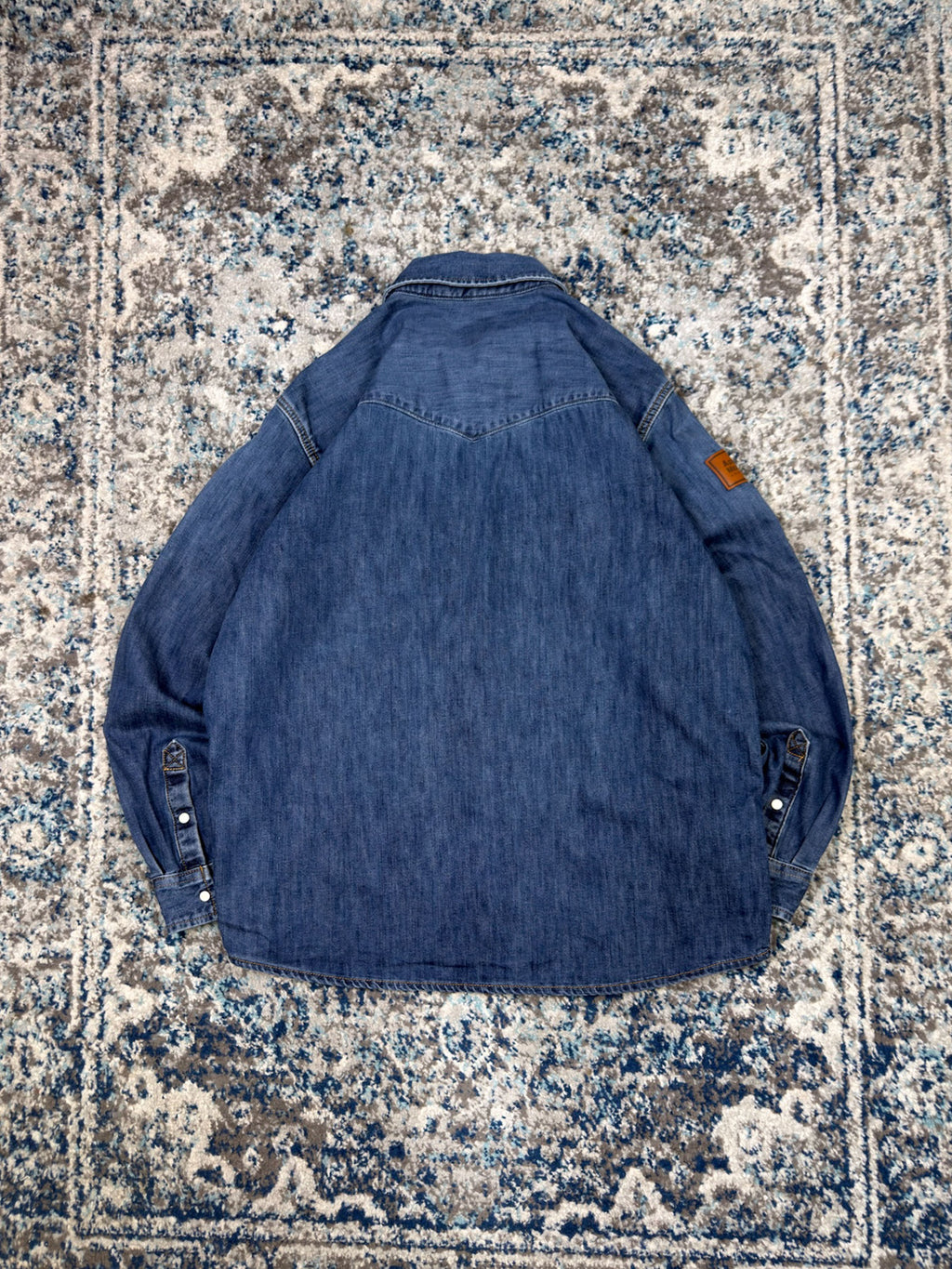 Vintage Carhartt Relaxed Fit Medium Wash Denim Long Sleeve Button Up Shirt Size Large
