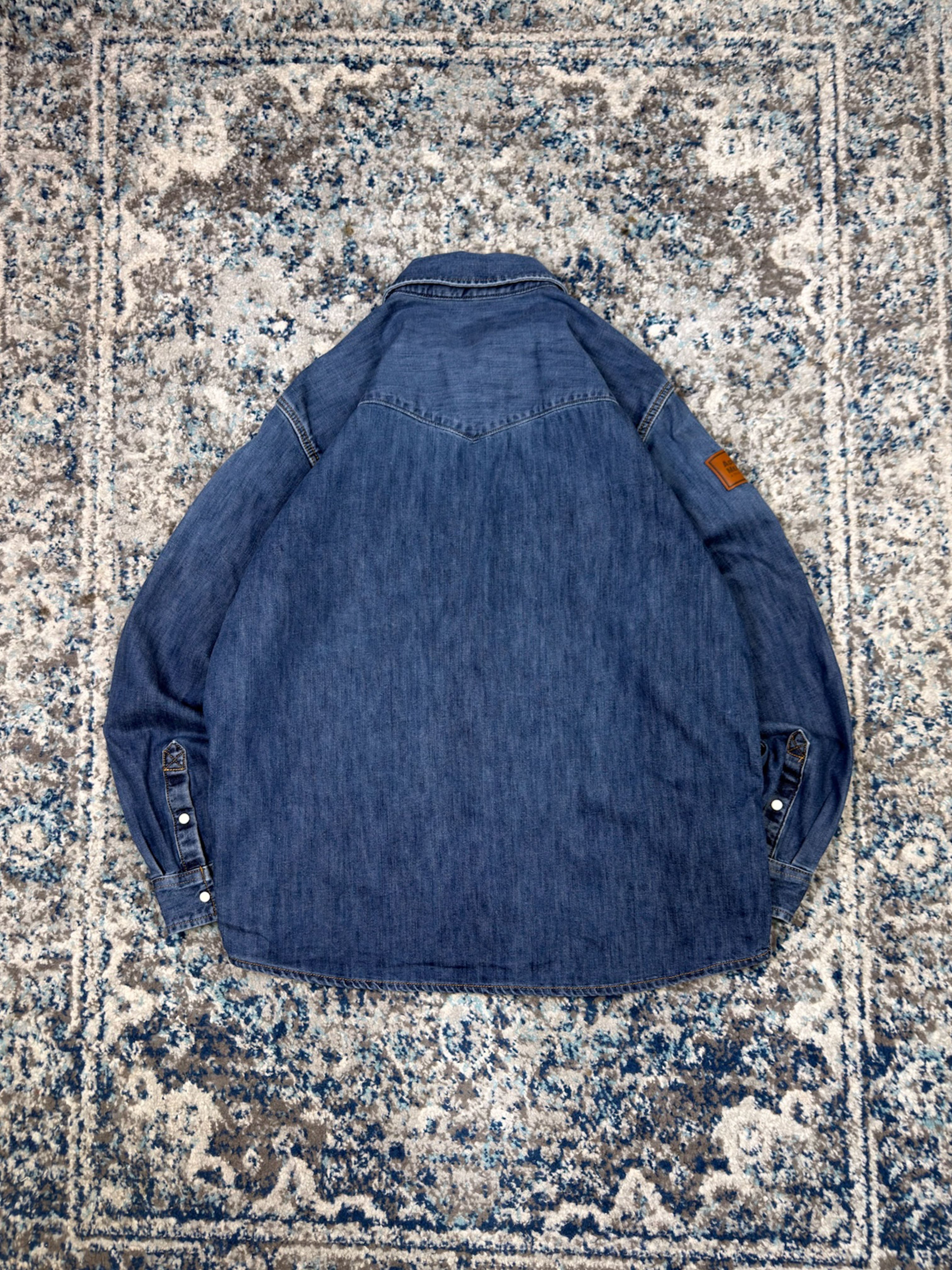Vintage Carhartt Relaxed Fit Medium Wash Denim Long Sleeve Button Up Shirt Size Large