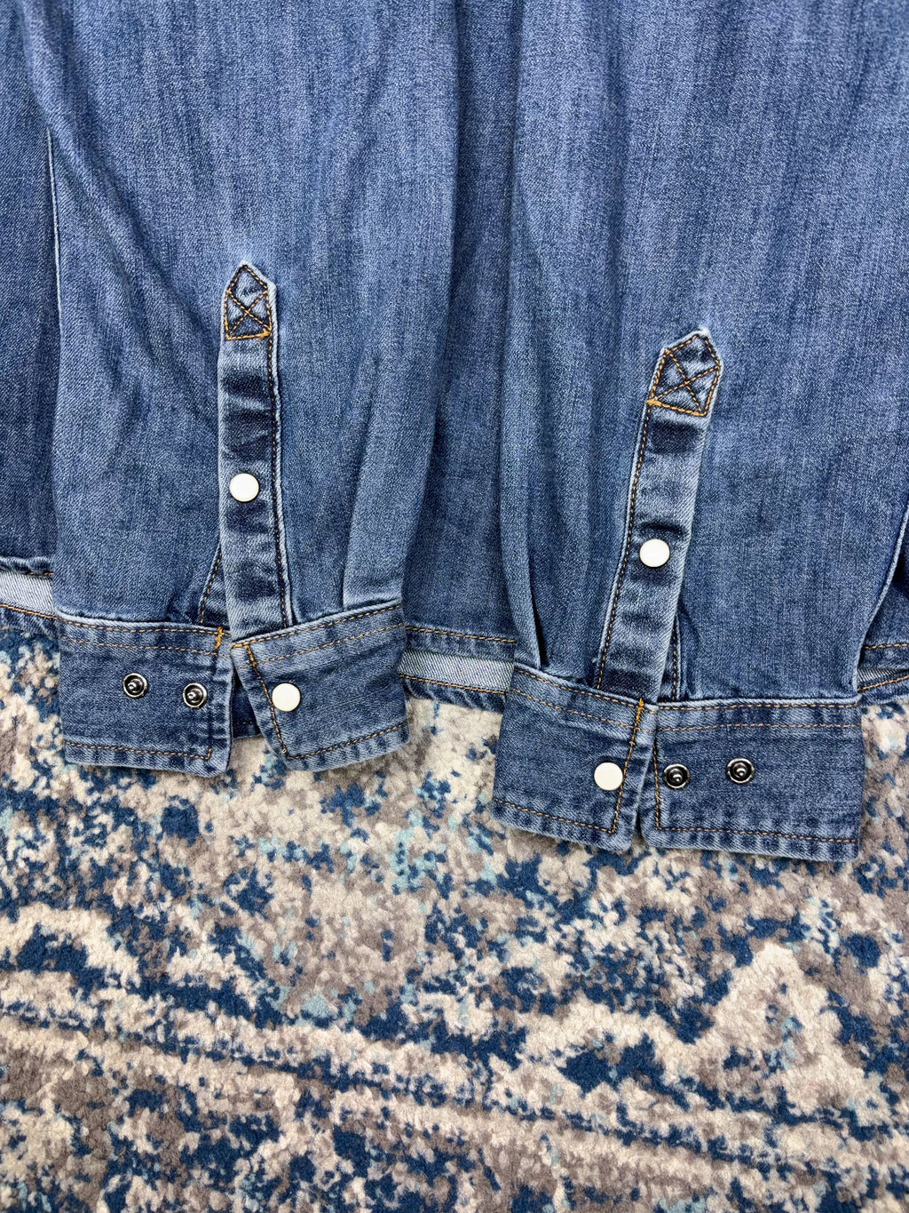 Vintage Carhartt Relaxed Fit Medium Wash Denim Long Sleeve Button Up Shirt Size Large