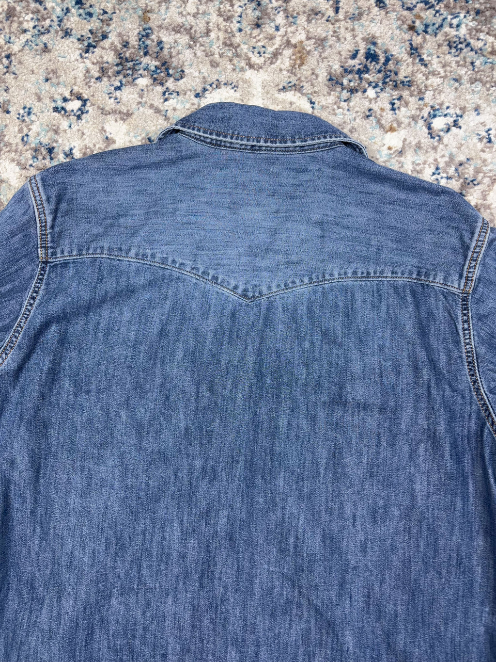 Vintage Carhartt Relaxed Fit Medium Wash Denim Long Sleeve Button Up Shirt Size Large
