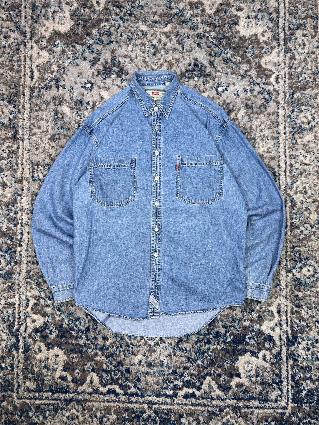 Vintage Levis Red Tab Light Wash Denim Long Sleeve Button Up Shirt Size Medium