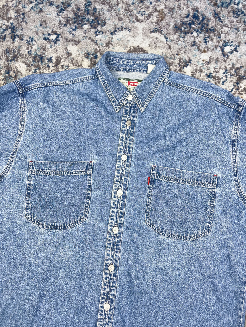 Vintage Levis Red Tab Light Wash Denim Long Sleeve Button Up Shirt Size Medium