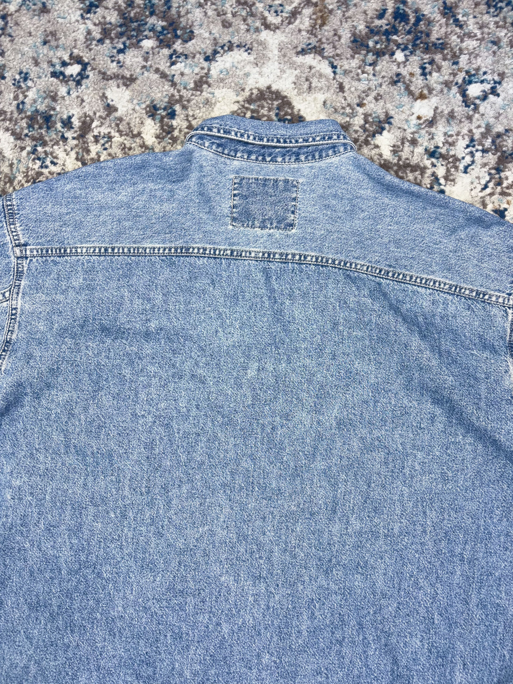 Vintage Levis Red Tab Light Wash Denim Long Sleeve Button Up Shirt Size Medium