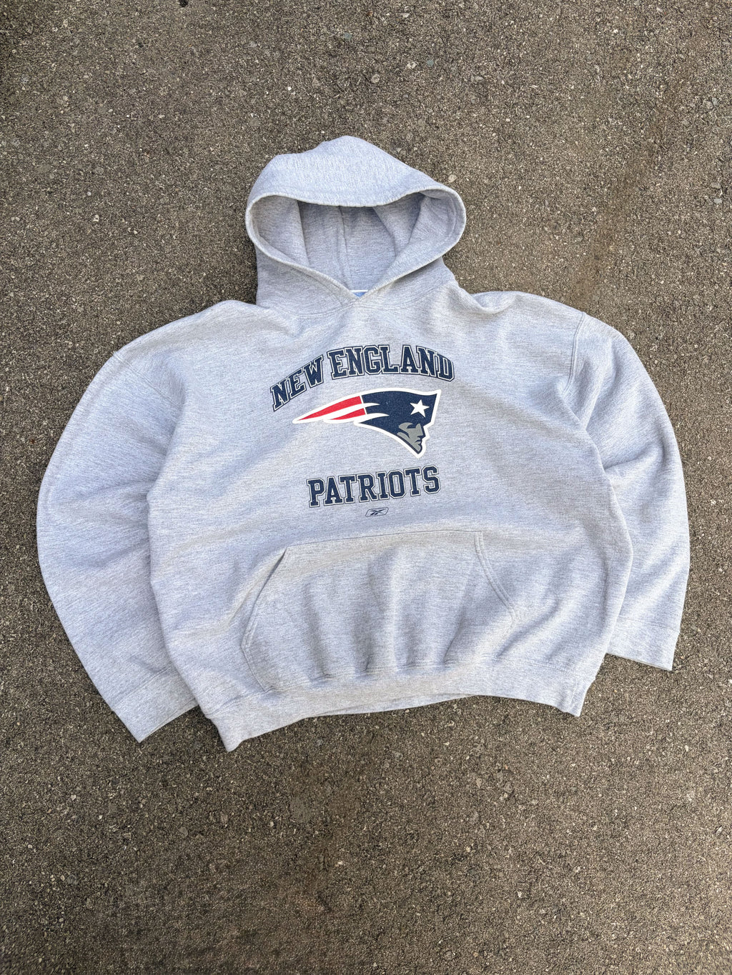 Vintage New England Patriots NFL Graphic Logo Spellout Hooded Sweatshirt Size XL