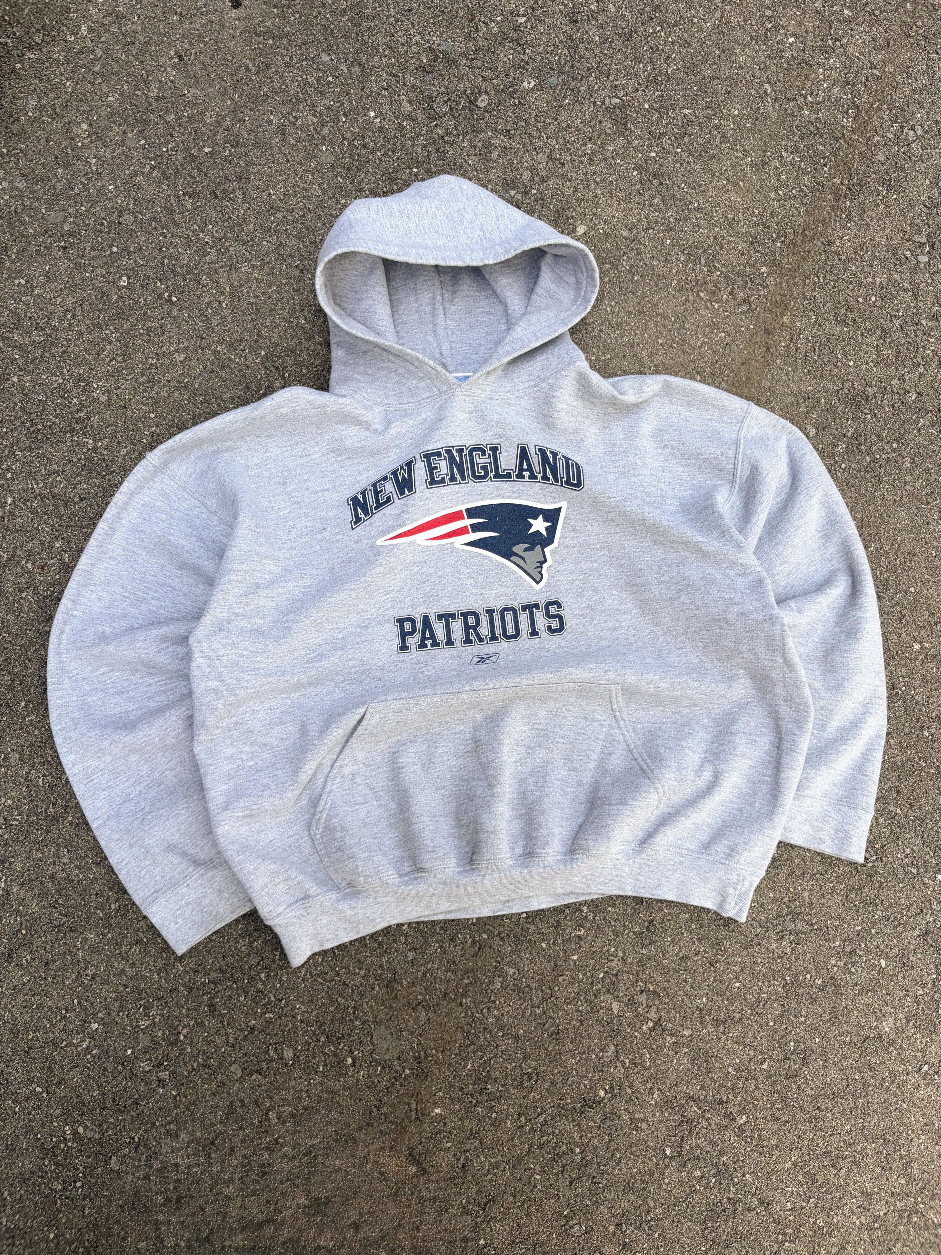 Vintage New England Patriots NFL Graphic Logo Spellout Hooded Sweatshirt Size XL