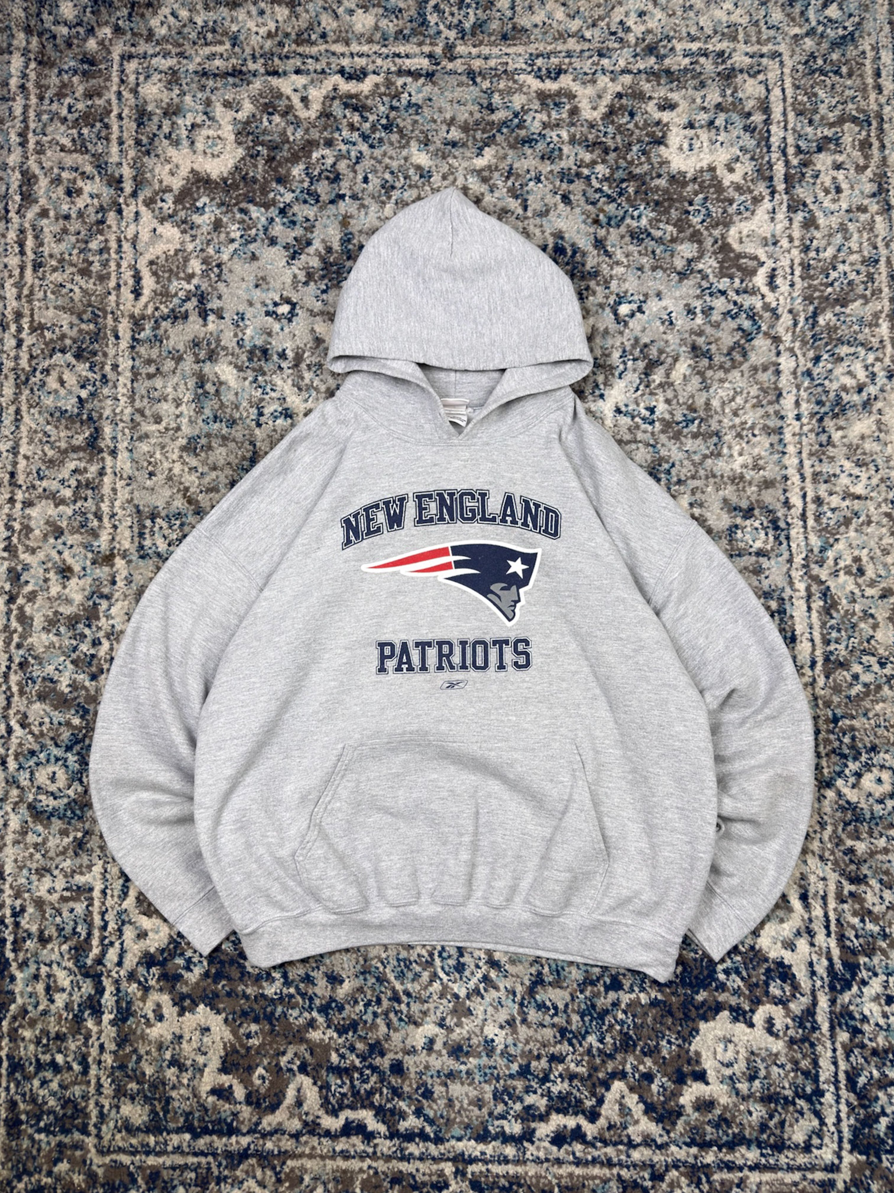 Vintage New England Patriots NFL Graphic Logo Spellout Hooded Sweatshirt Size XL