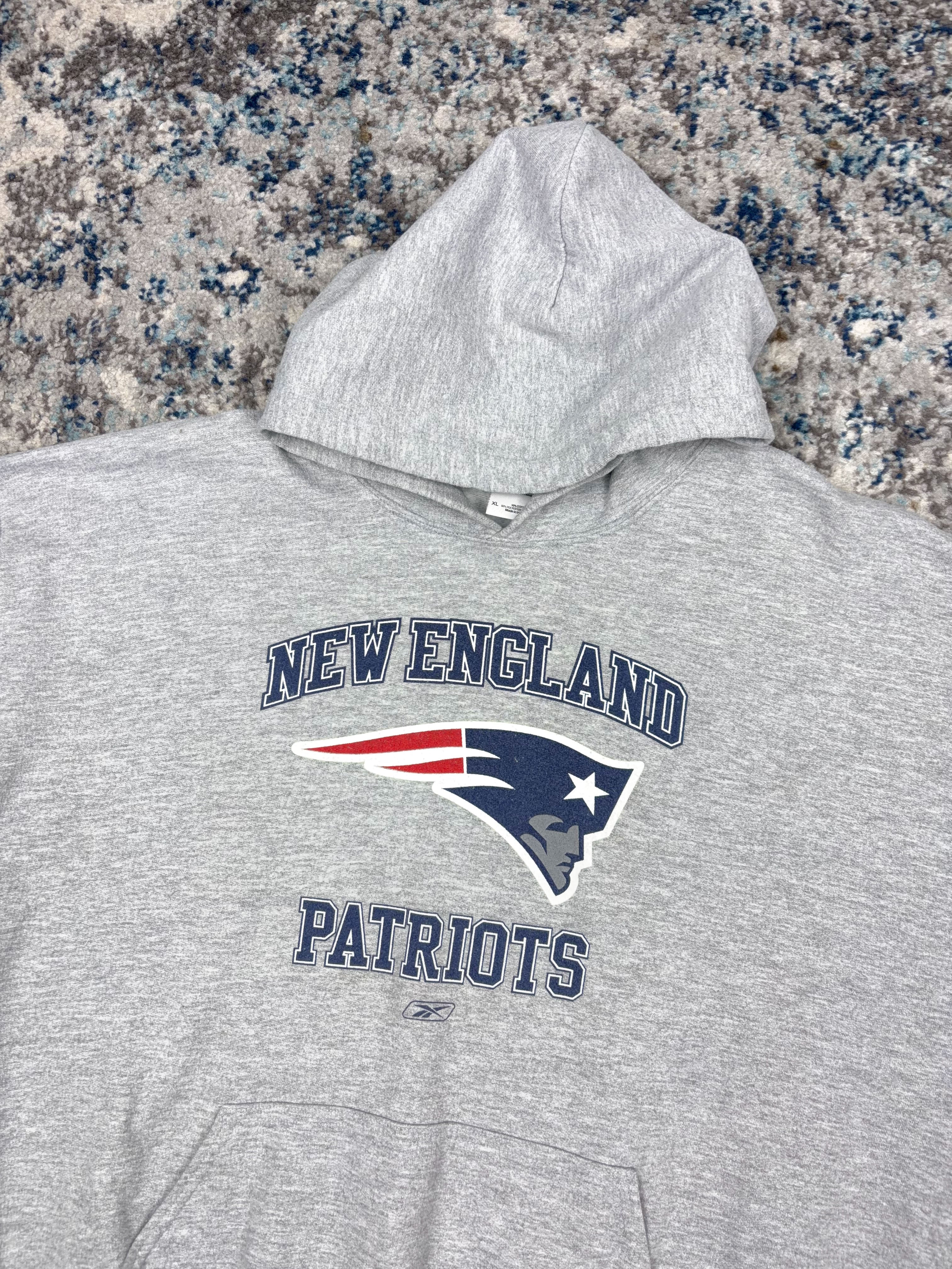 Vintage New England Patriots NFL Graphic Logo Spellout Hooded Sweatshirt Size XL