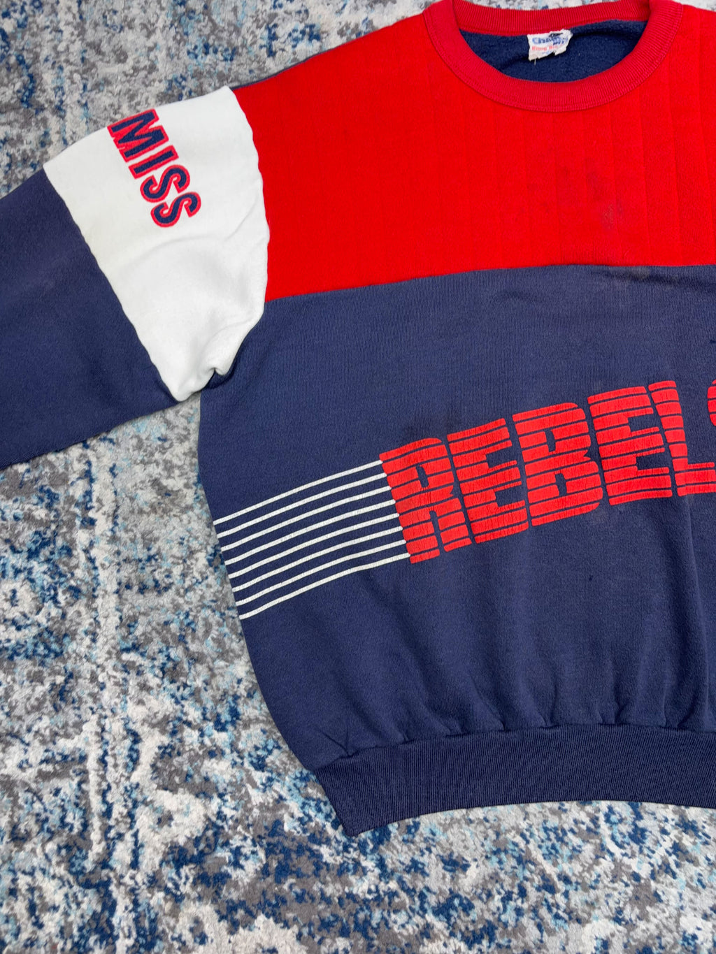 Vintage 80s/90s Ole Miss Rebels NCAA Graphic Spellout Padded Sweatshirt Size Large