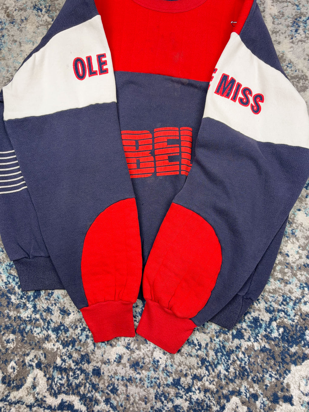Vintage 80s/90s Ole Miss Rebels NCAA Graphic Spellout Padded Sweatshirt Size Large