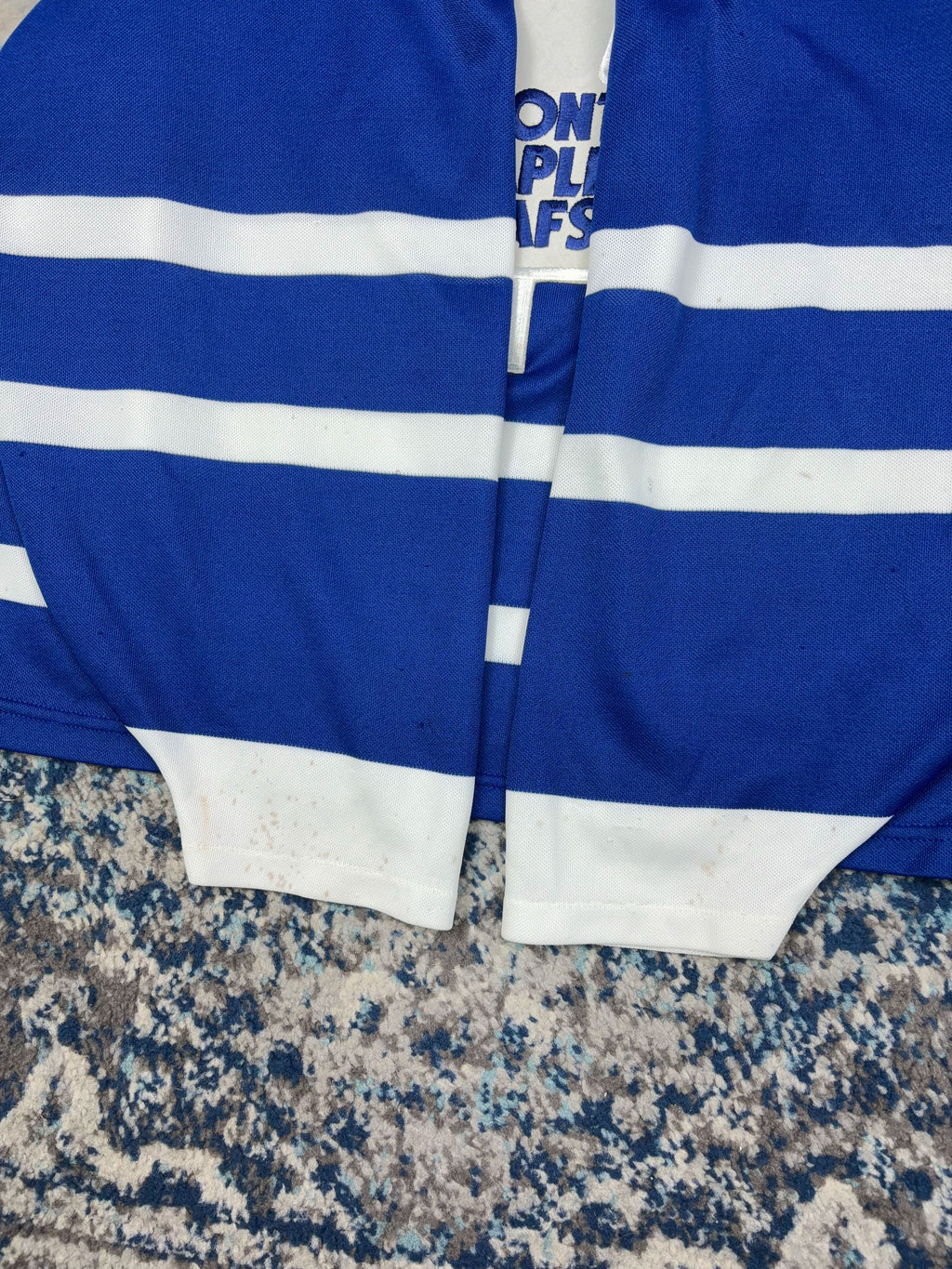 Vintage 90s Toronto Maple Leafs NHL CCM Maska Hockey Jersey Size Small