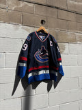 Vintage Markus Naslund #11 Vancouver Canucks NHL CCM Hockey Jersey Size Small