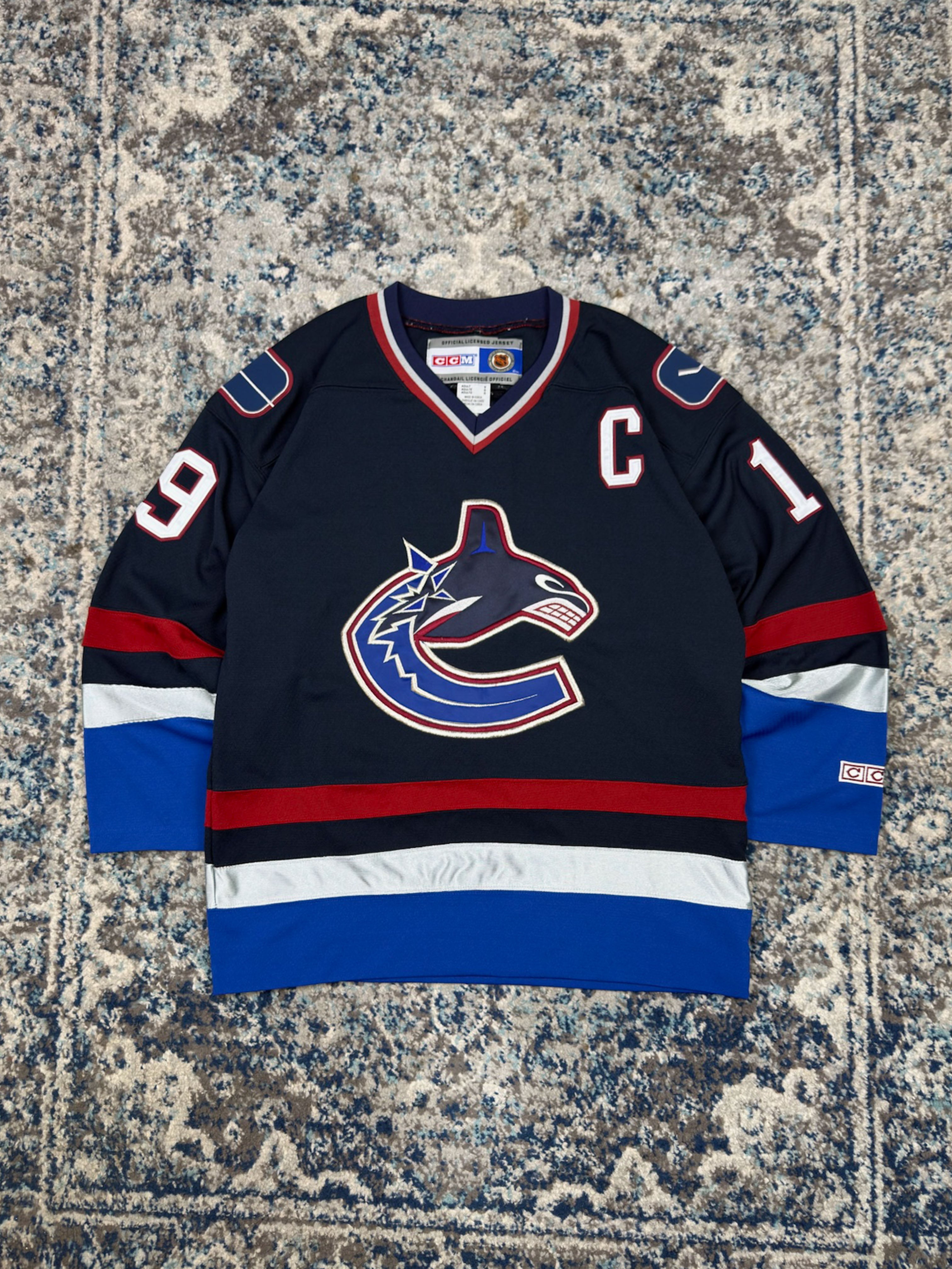 Vintage Markus Naslund #11 Vancouver Canucks NHL CCM Hockey Jersey Size Small