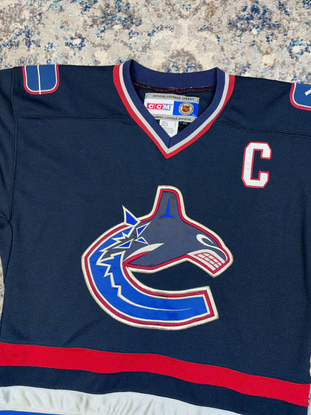 Vintage Markus Naslund #11 Vancouver Canucks NHL CCM Hockey Jersey Size Small