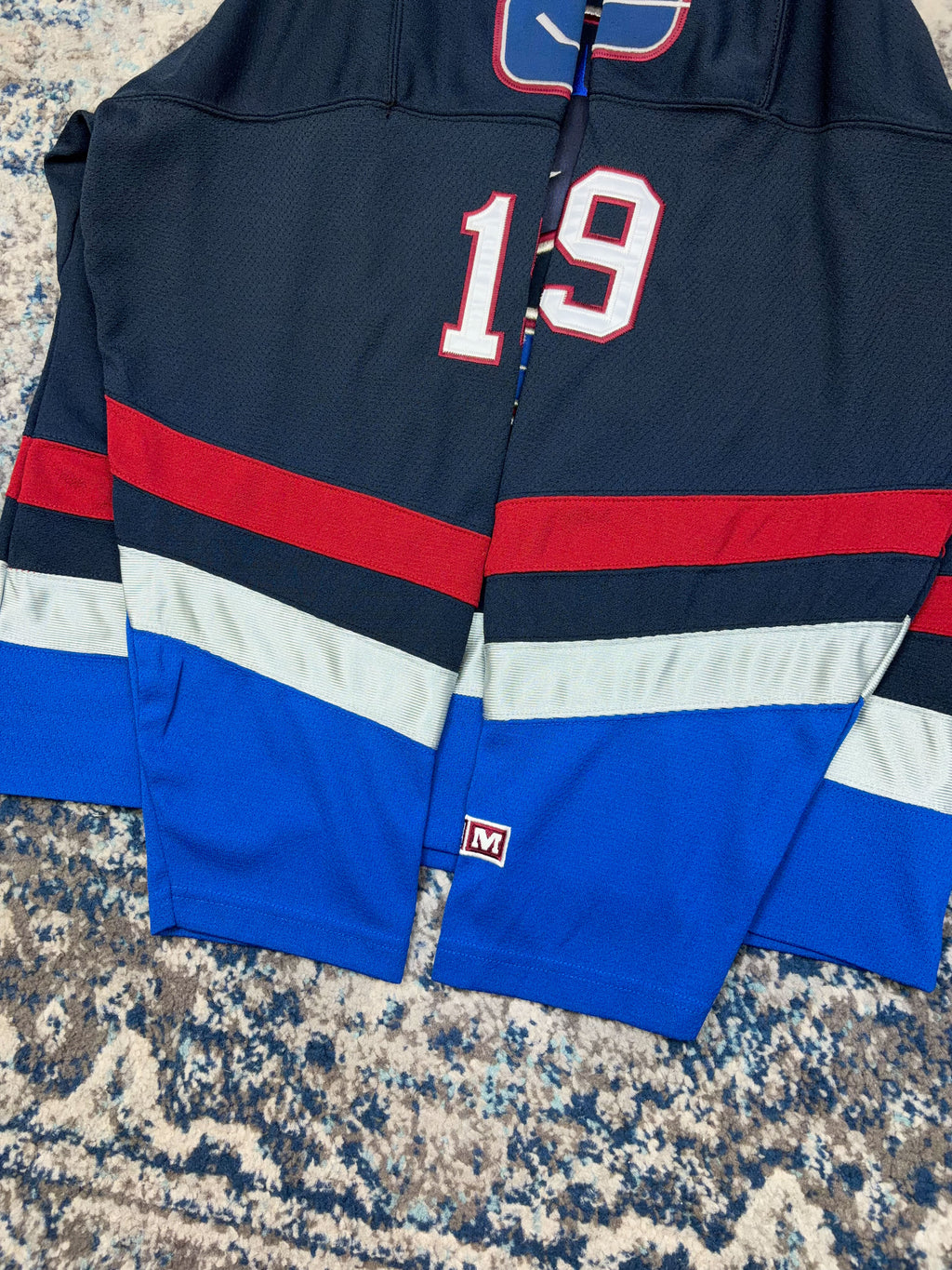 Vintage Markus Naslund #11 Vancouver Canucks NHL CCM Hockey Jersey Size Small
