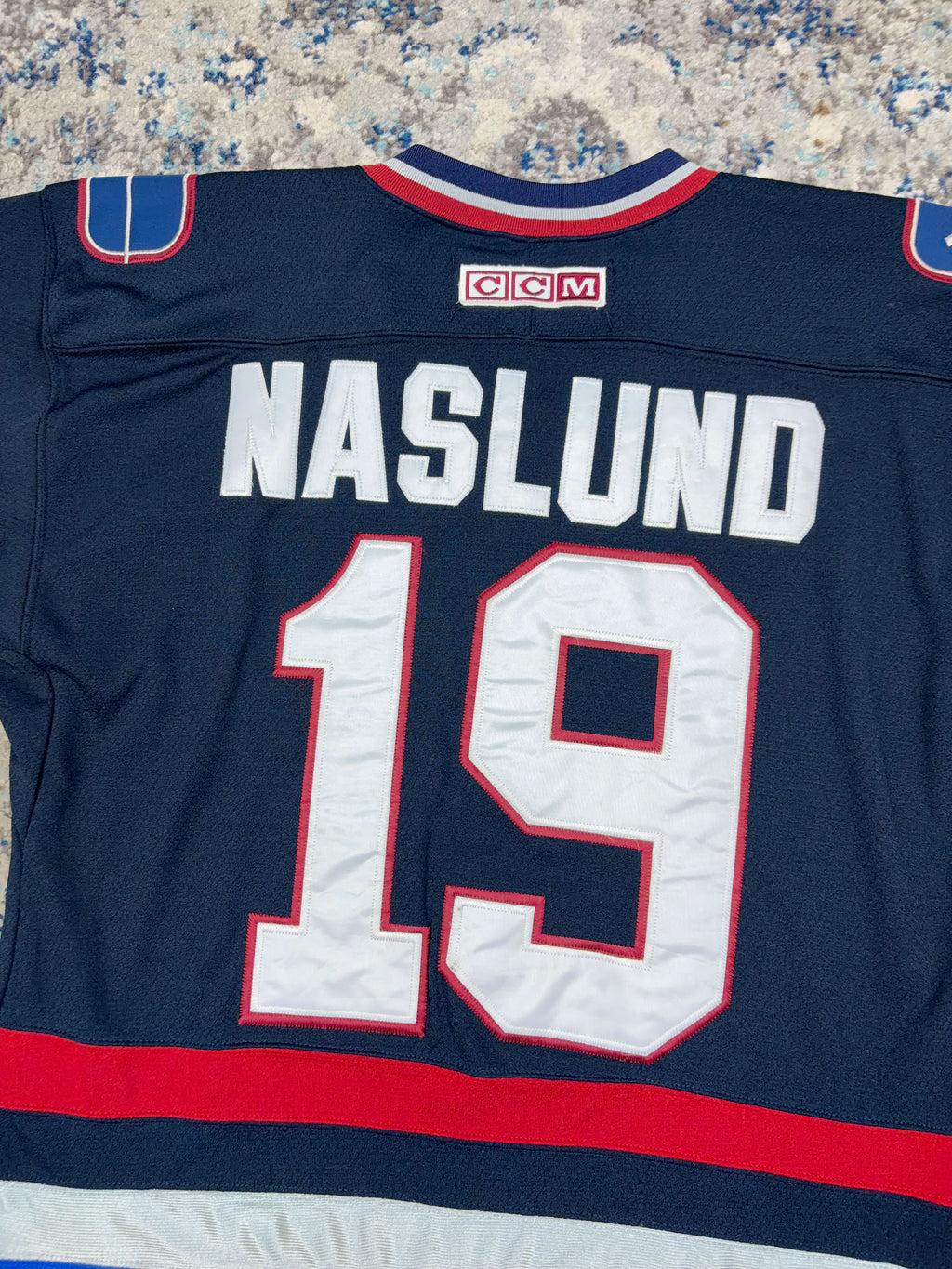 Vintage Markus Naslund #11 Vancouver Canucks NHL CCM Hockey Jersey Size Small