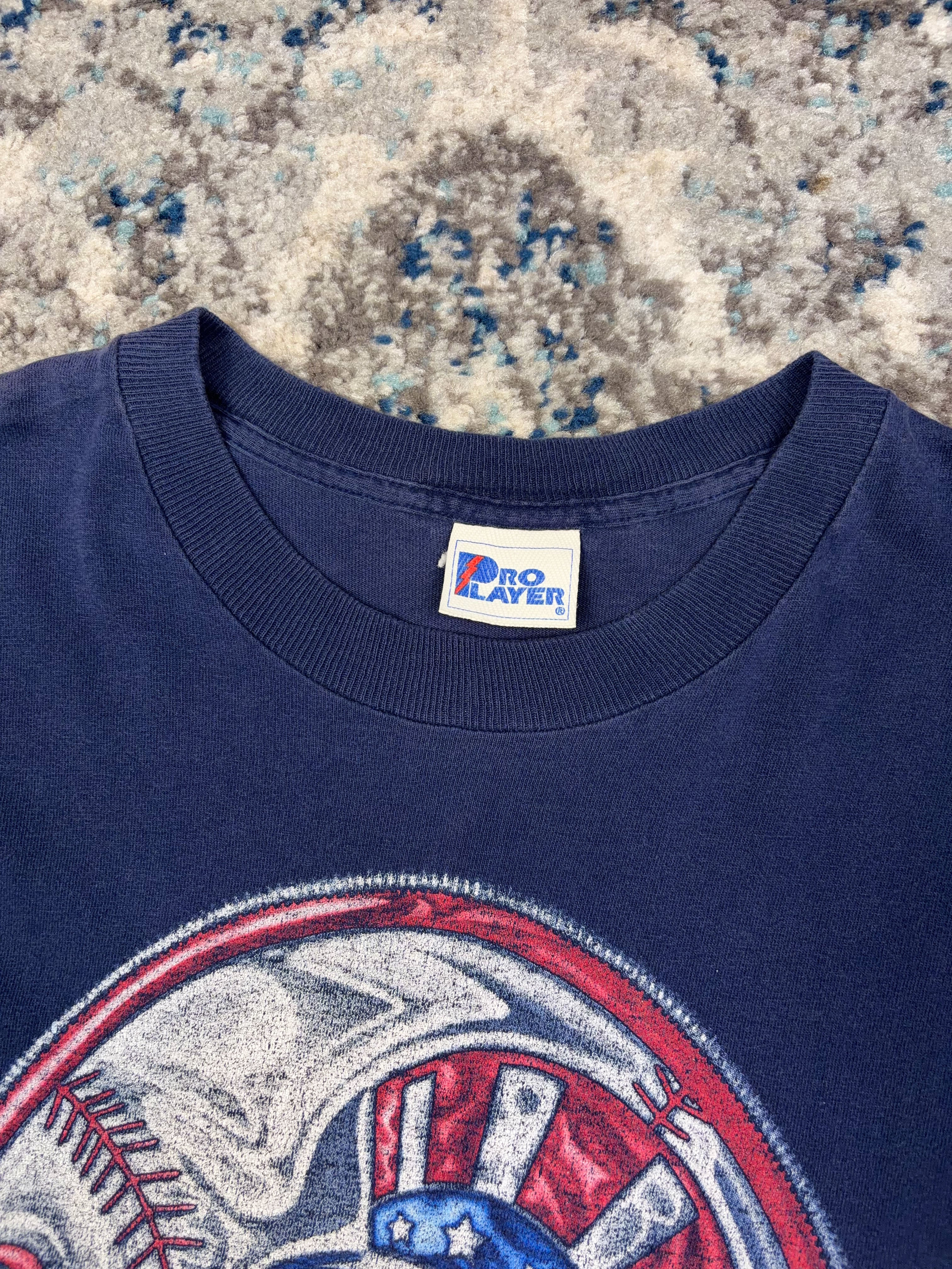 Vintage New York Yankees MLB Metallic Top Hat Logo Graphic T-Shirt Size Medium