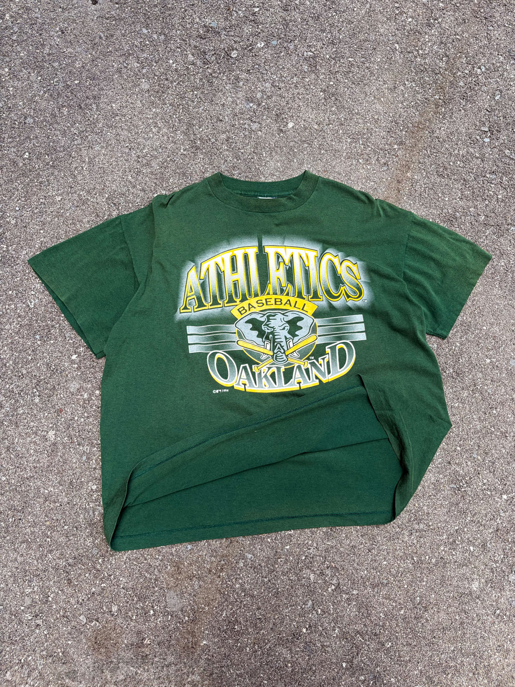 Vintage 1994 Oakland Athletics MLB Big Spellout Logo Graphic T-Shirt Size XL