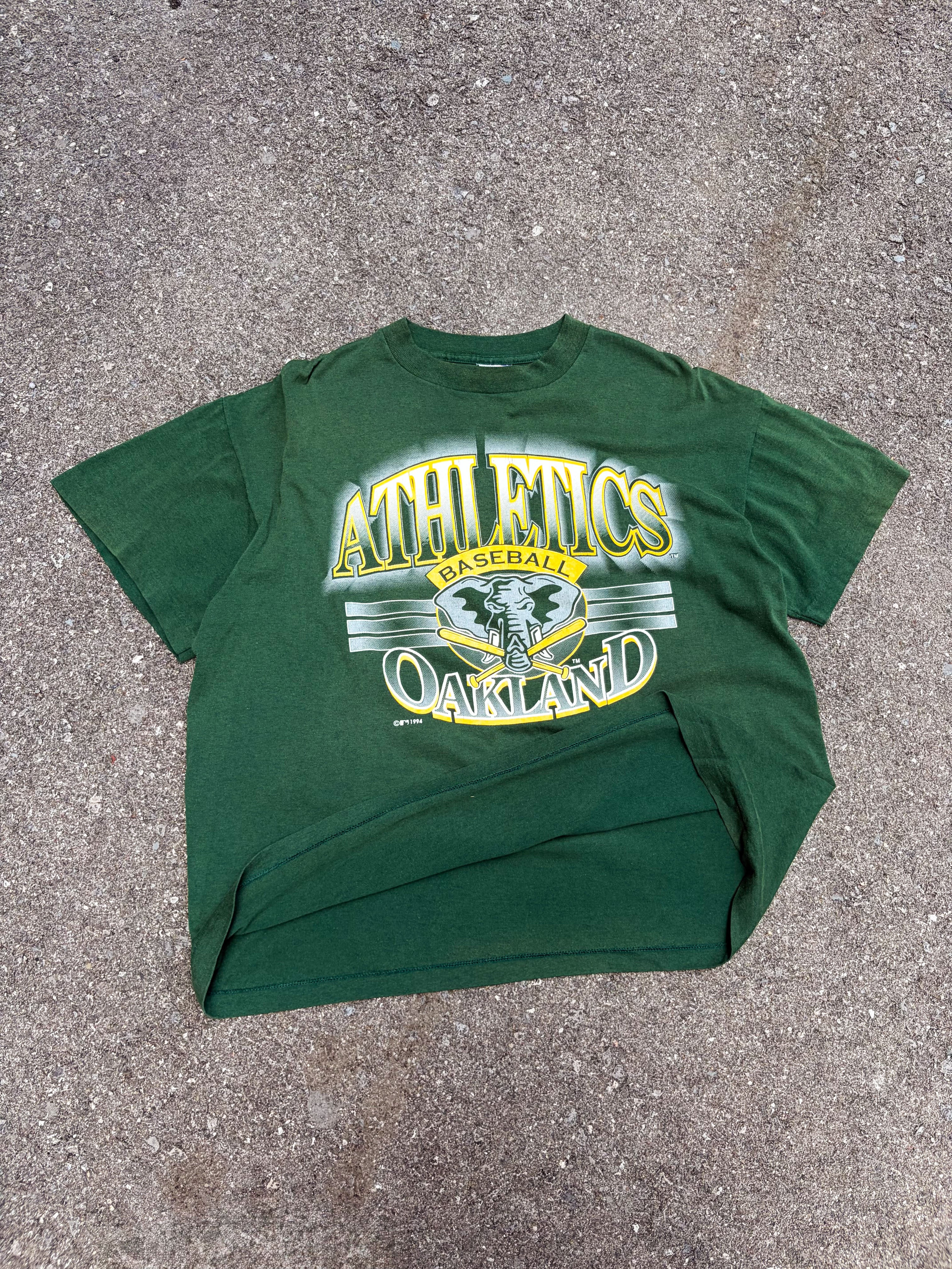 Vintage 1994 Oakland Athletics MLB Big Spellout Logo Graphic T-Shirt Size XL