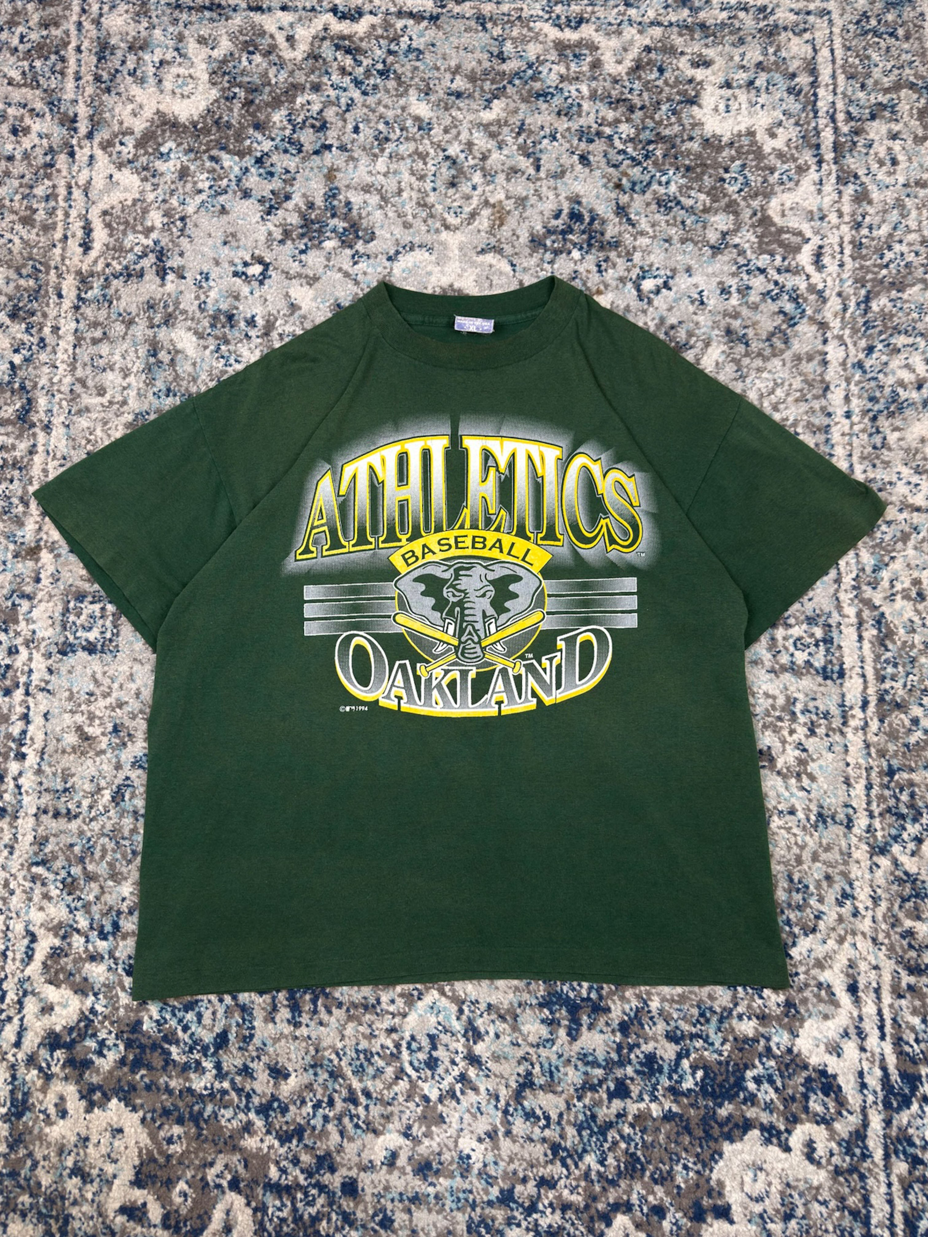 Vintage 1994 Oakland Athletics MLB Big Spellout Logo Graphic T-Shirt Size XL