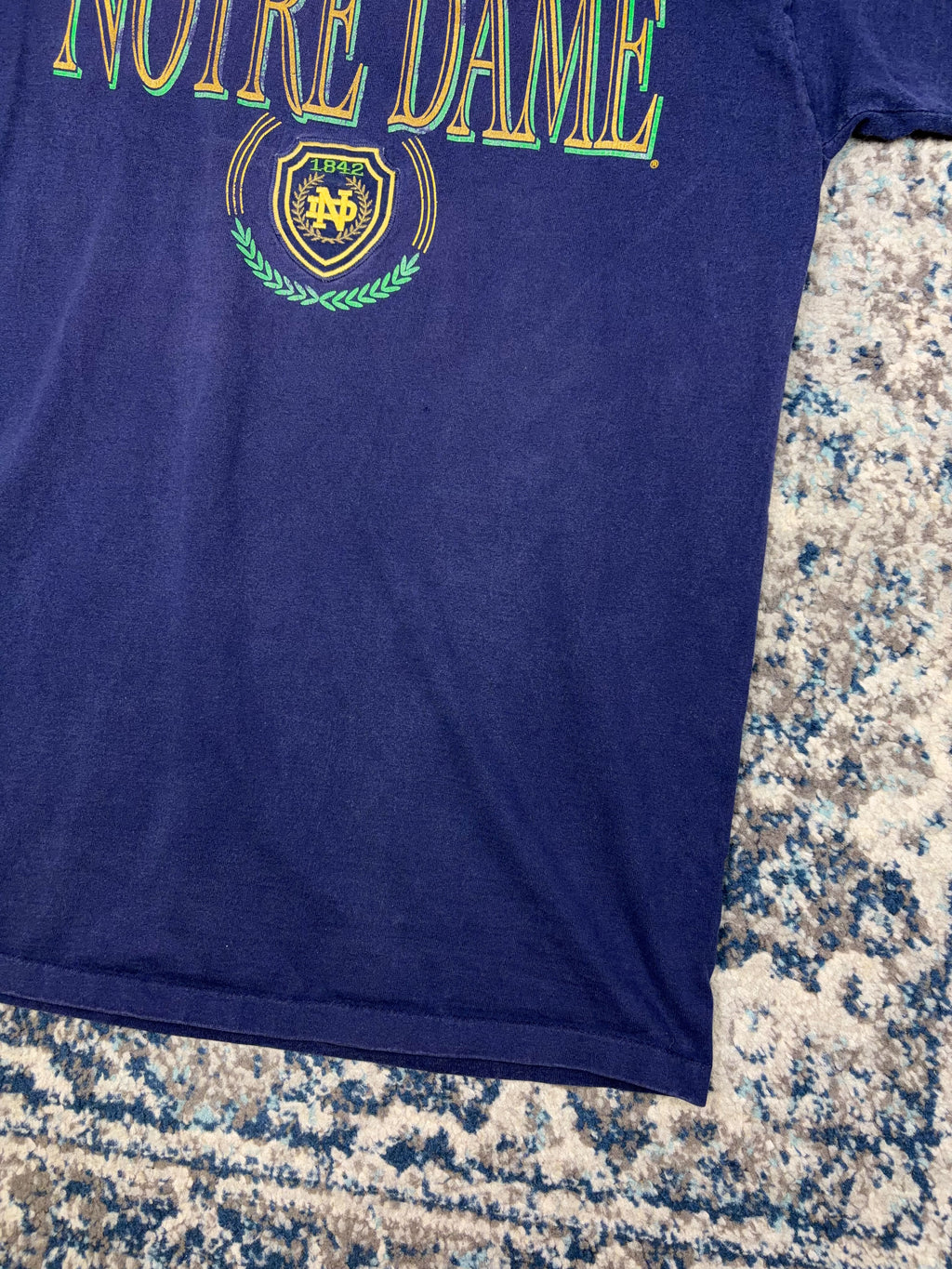 Vintage 90s Notre Dame Fighting Irish NCAA Embroidered Crest T-Shirt Size 2XL