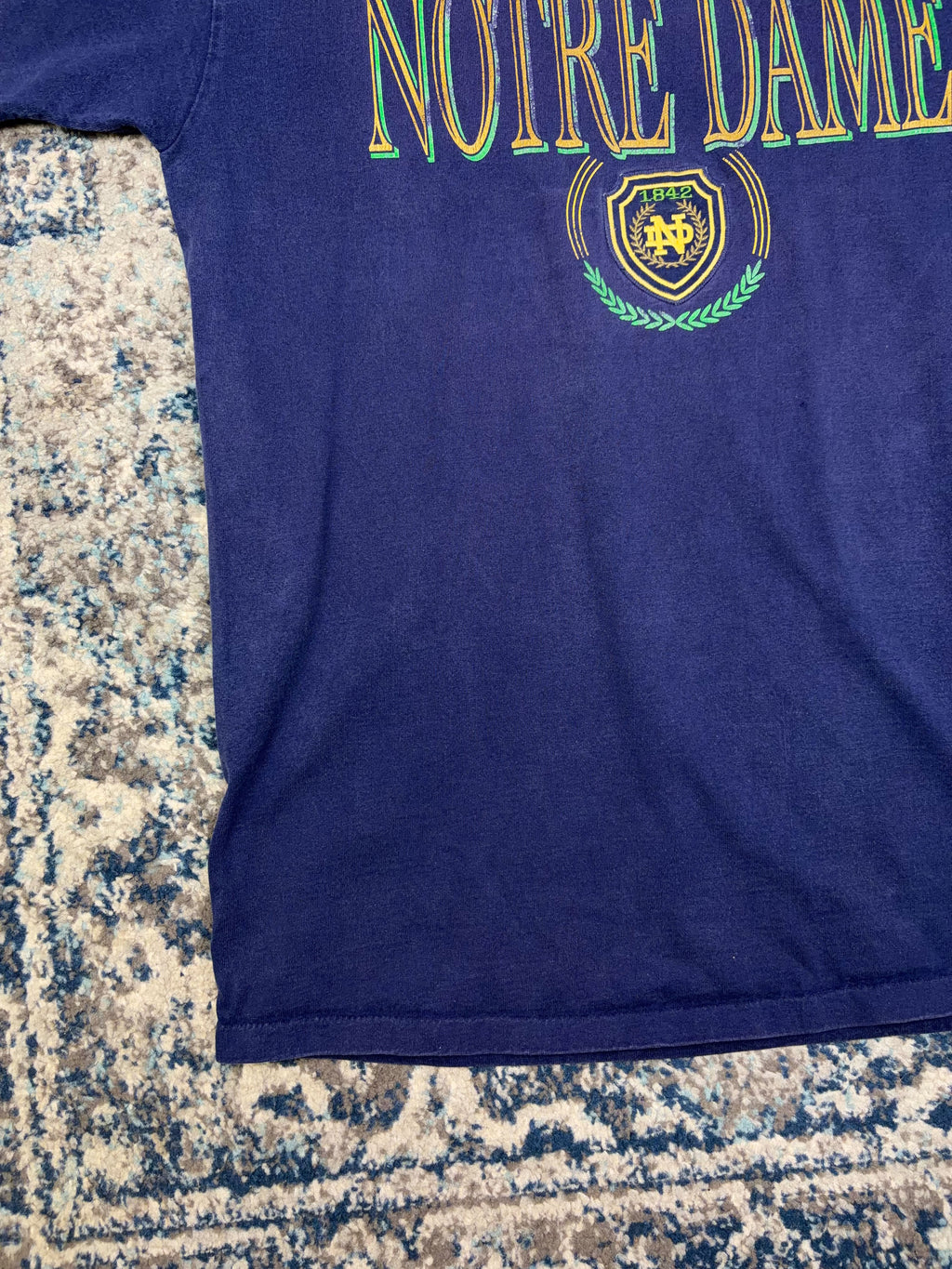 Vintage 90s Notre Dame Fighting Irish NCAA Embroidered Crest T-Shirt Size 2XL