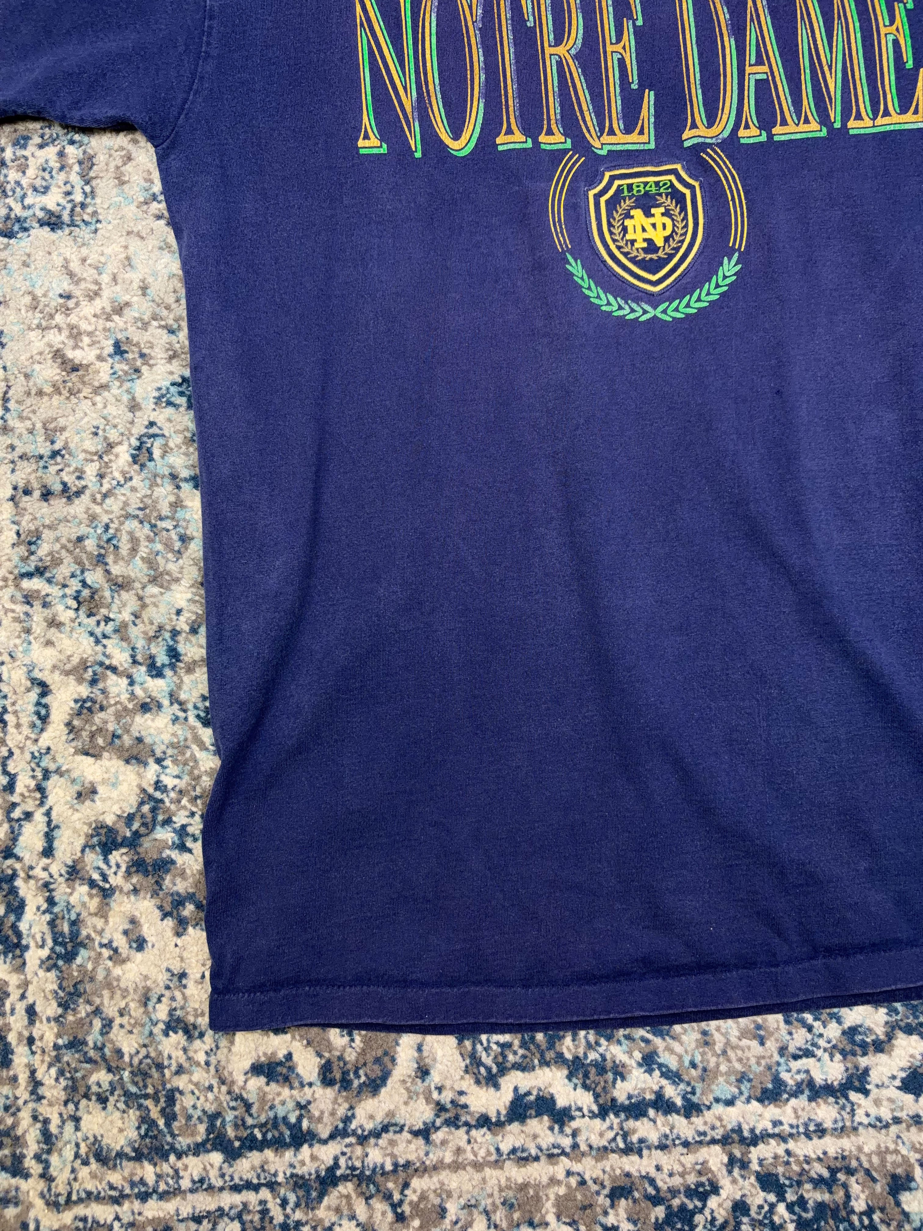 Vintage 90s Notre Dame Fighting Irish NCAA Embroidered Crest T-Shirt Size 2XL
