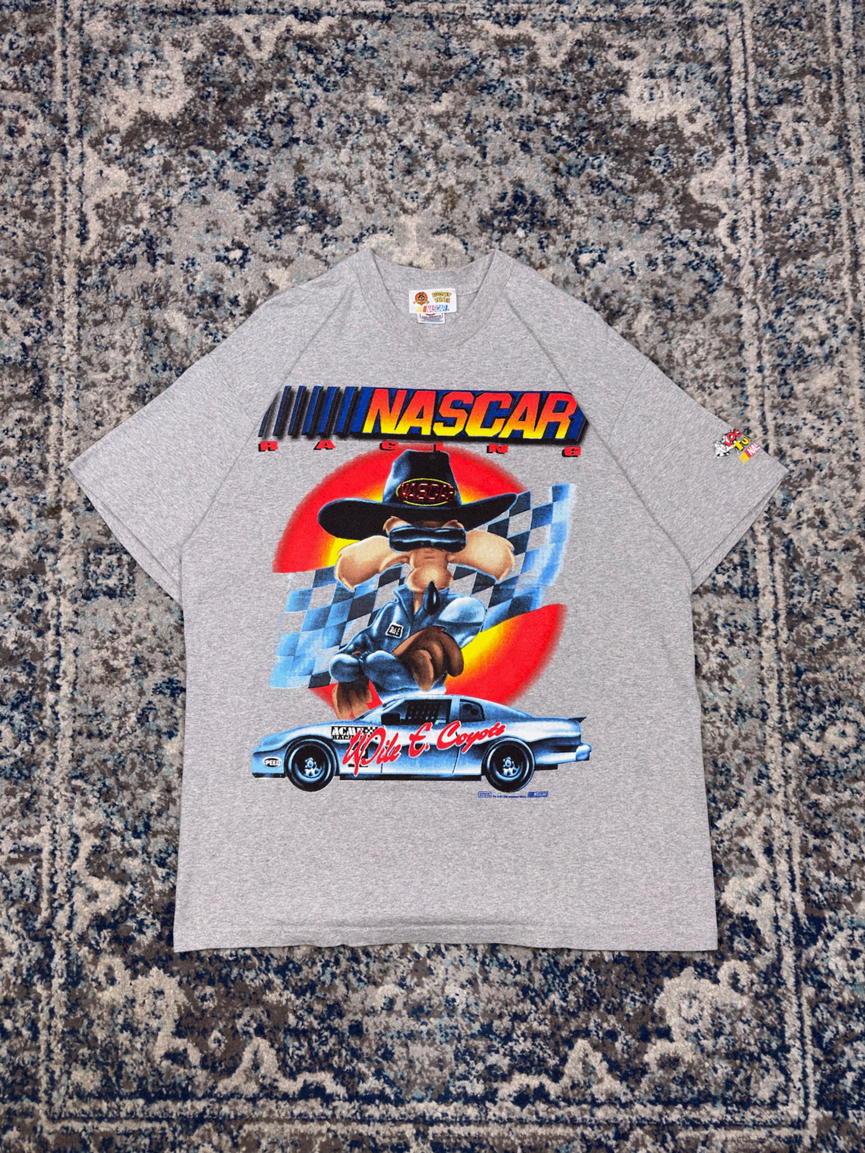 Vintage 1998 Wile E. Coyote Nascar Racing Cartoon Graphic T-Shirt Size XL