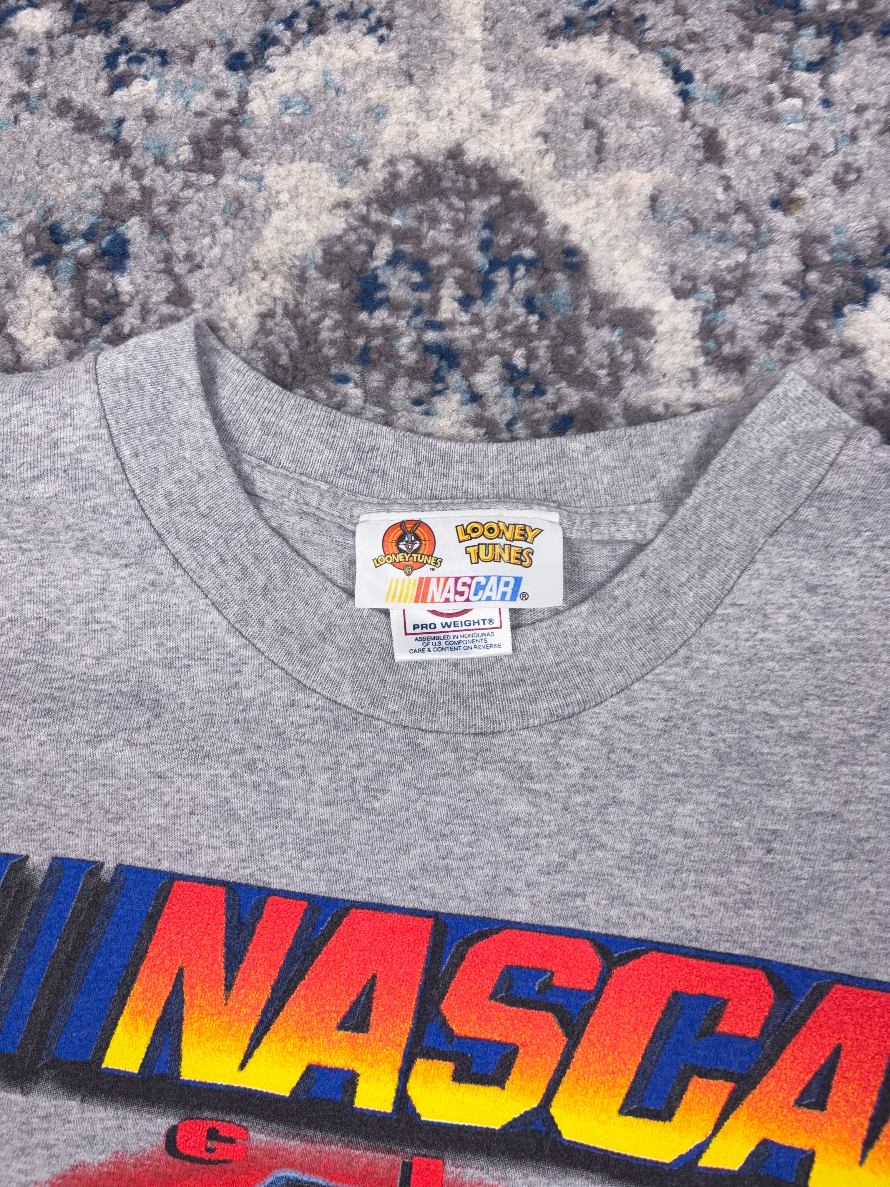 Vintage 1998 Wile E. Coyote Nascar Racing Cartoon Graphic T-Shirt Size XL
