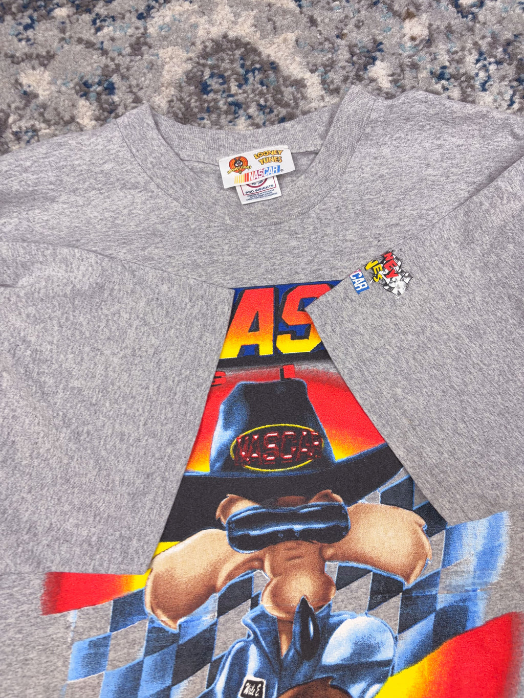 Vintage 1998 Wile E. Coyote Nascar Racing Cartoon Graphic T-Shirt Size XL