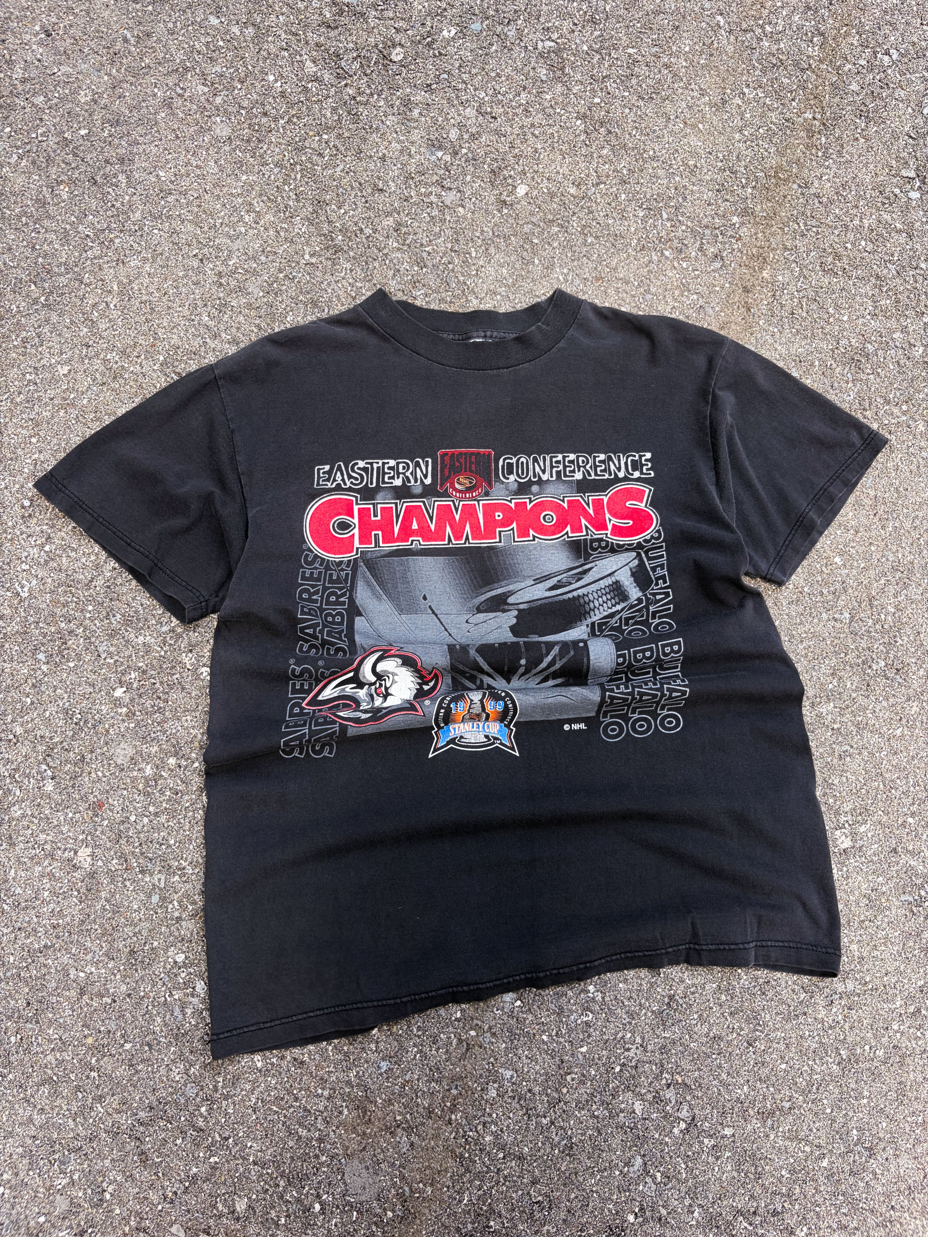 Vintage 1999 Buffalo Sabres NHL Eastern Conference Champs Graphic T-Shirt Size Large