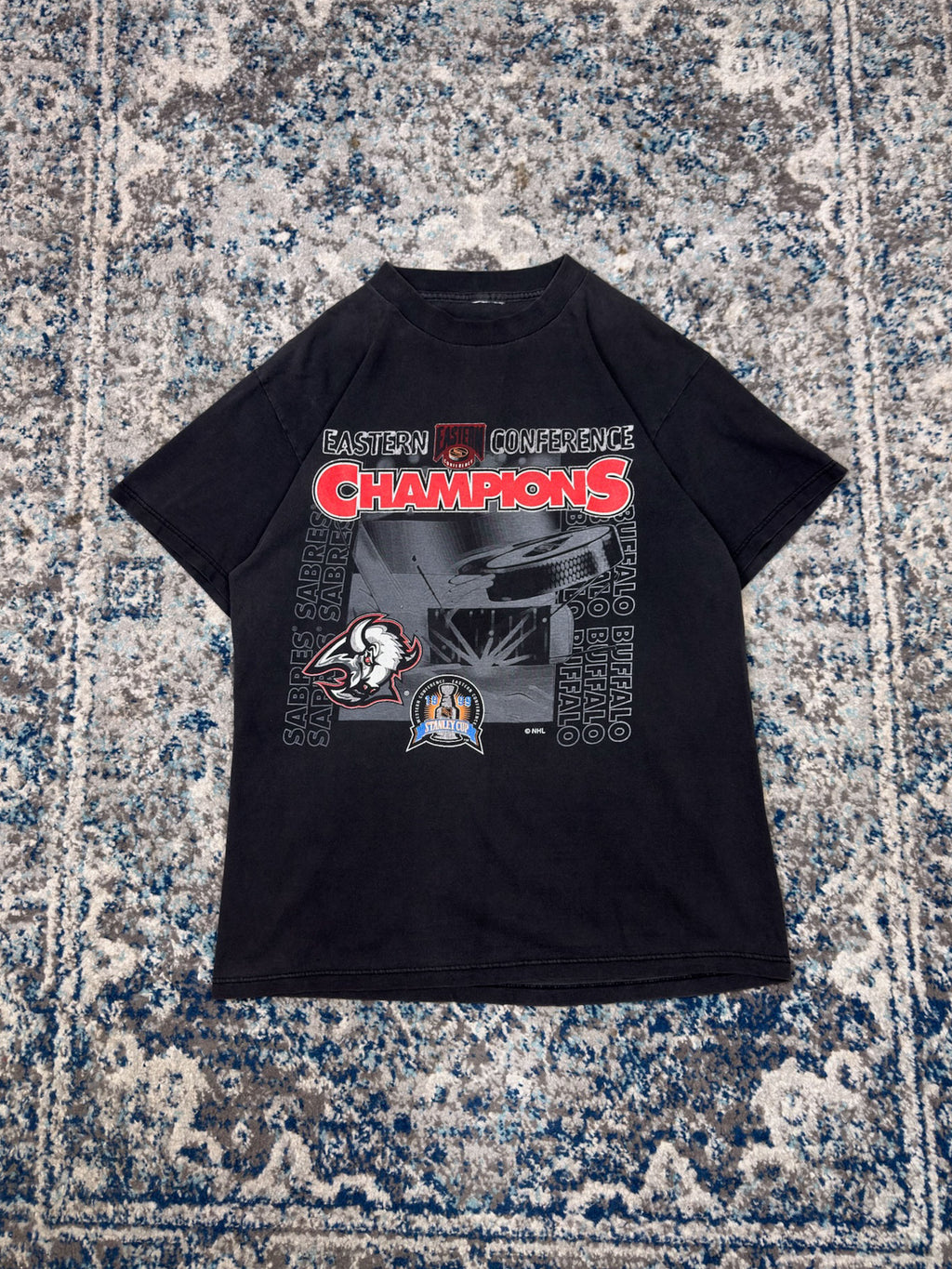 Vintage 1999 Buffalo Sabres NHL Eastern Conference Champs Graphic T-Shirt Size Large